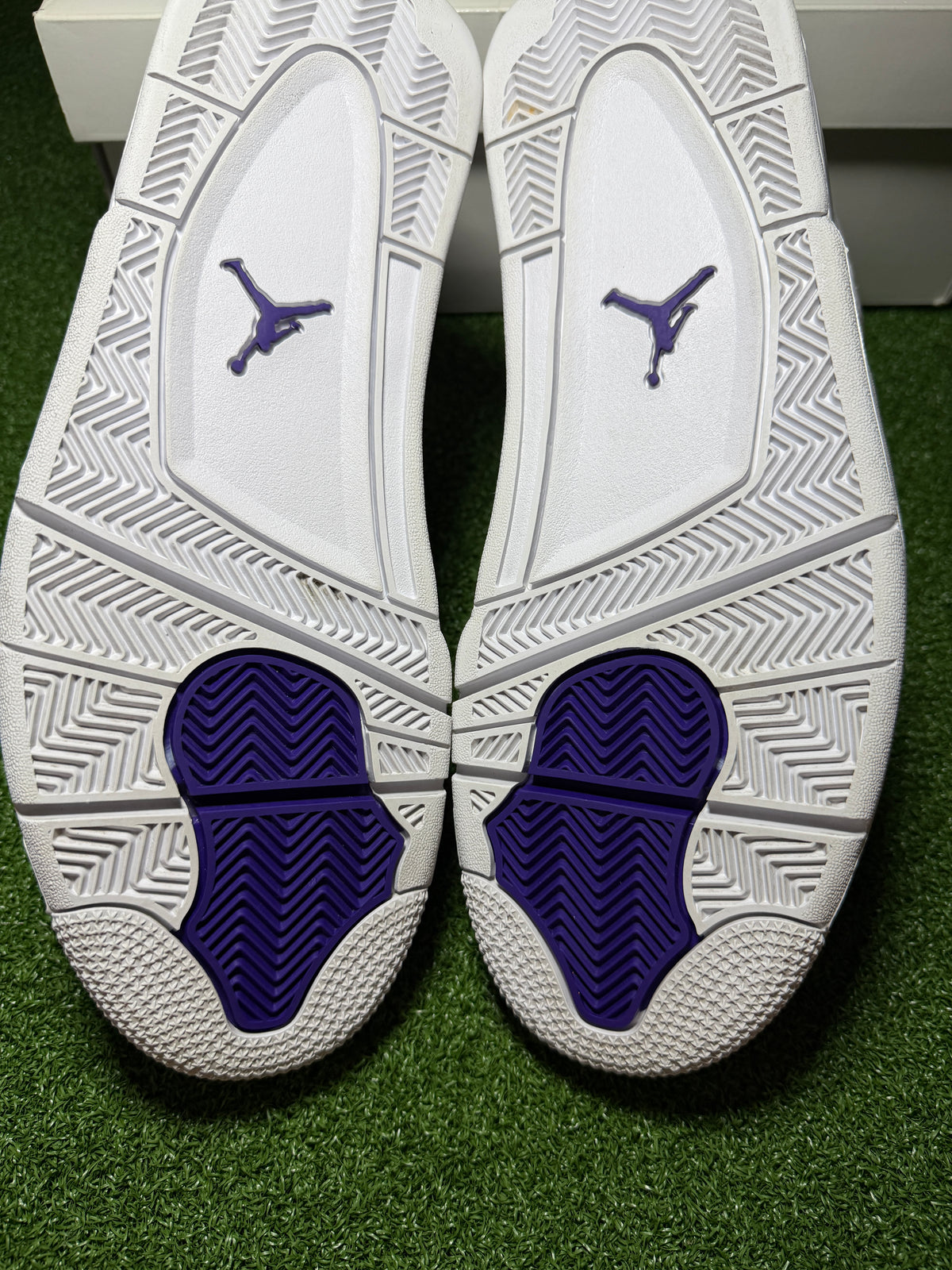 Jordan 4 Retro “Metallic Purple” Used