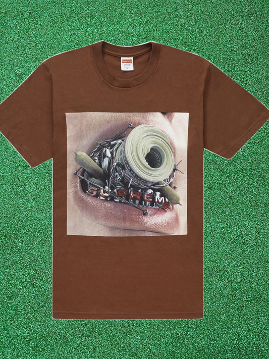 Camiseta Supreme Braces color marrón