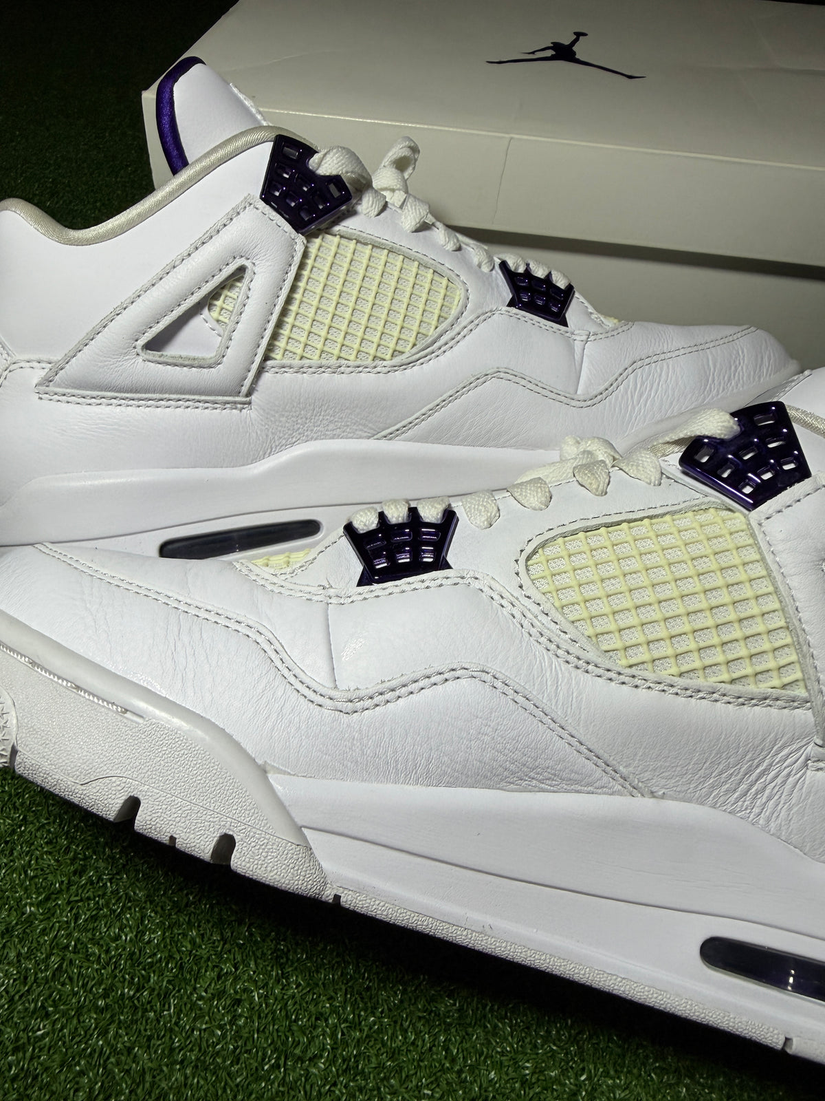 Jordan 4 Retro “Metallic Purple” Used