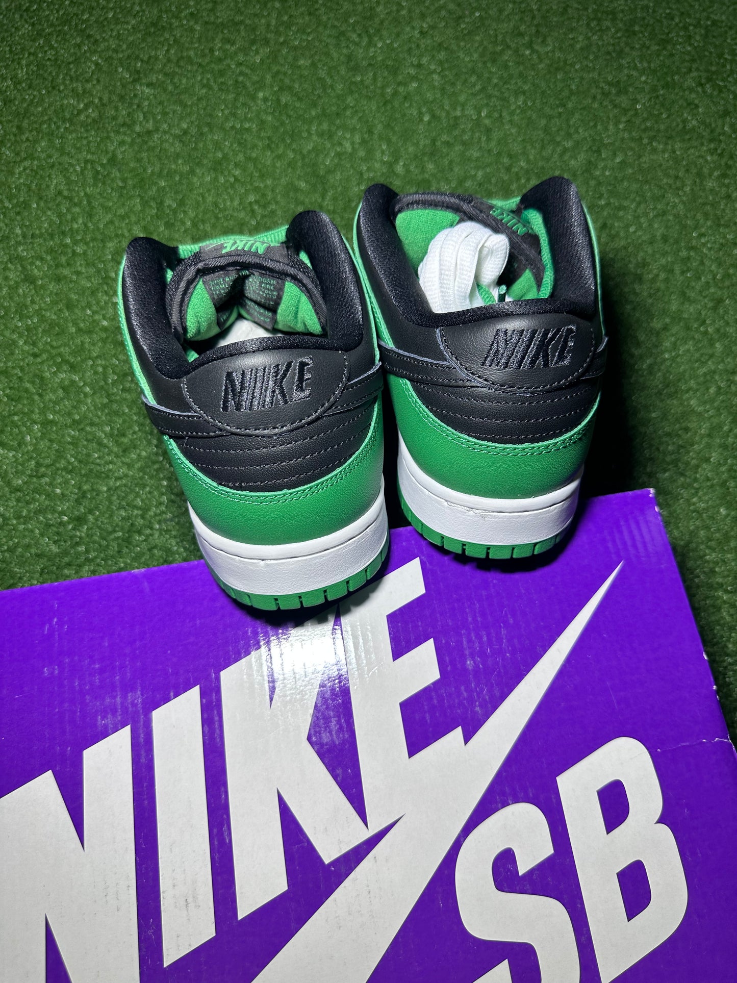 Nike SB Dunk Low “Classic Green”