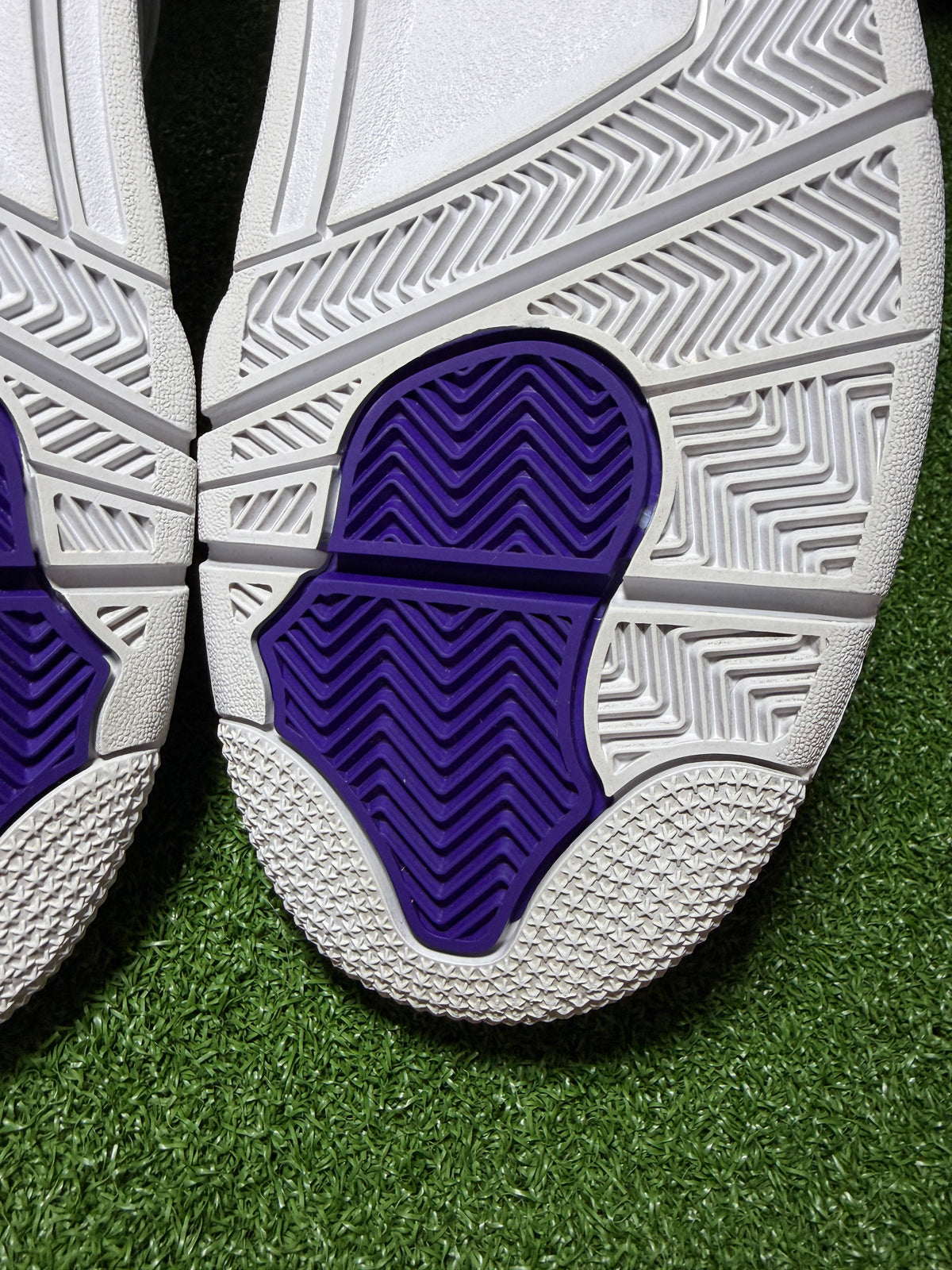Jordan 4 Retro “Metallic Purple” Used
