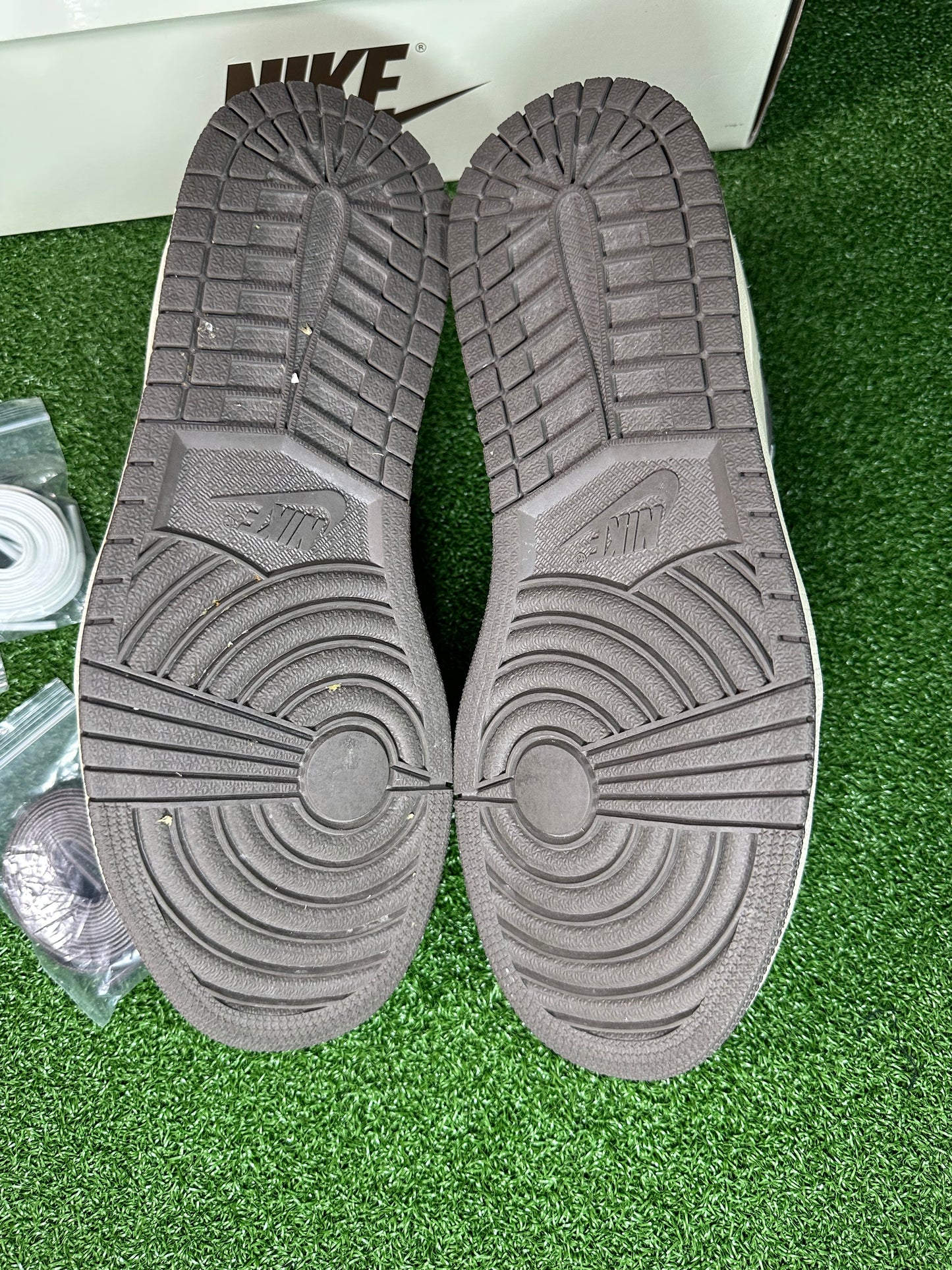 Jordan 1 Retro Low OG SP Travis Scott Reverse Mocha Worn Once