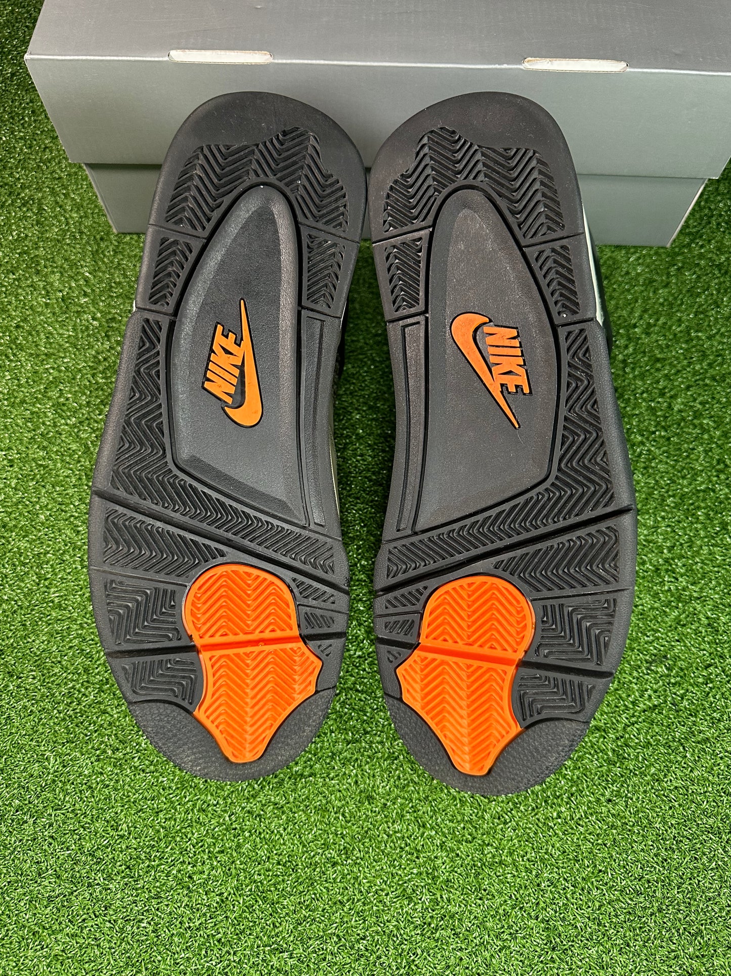 Jordan 4 Retro OG SP Undefeated (2025) USED