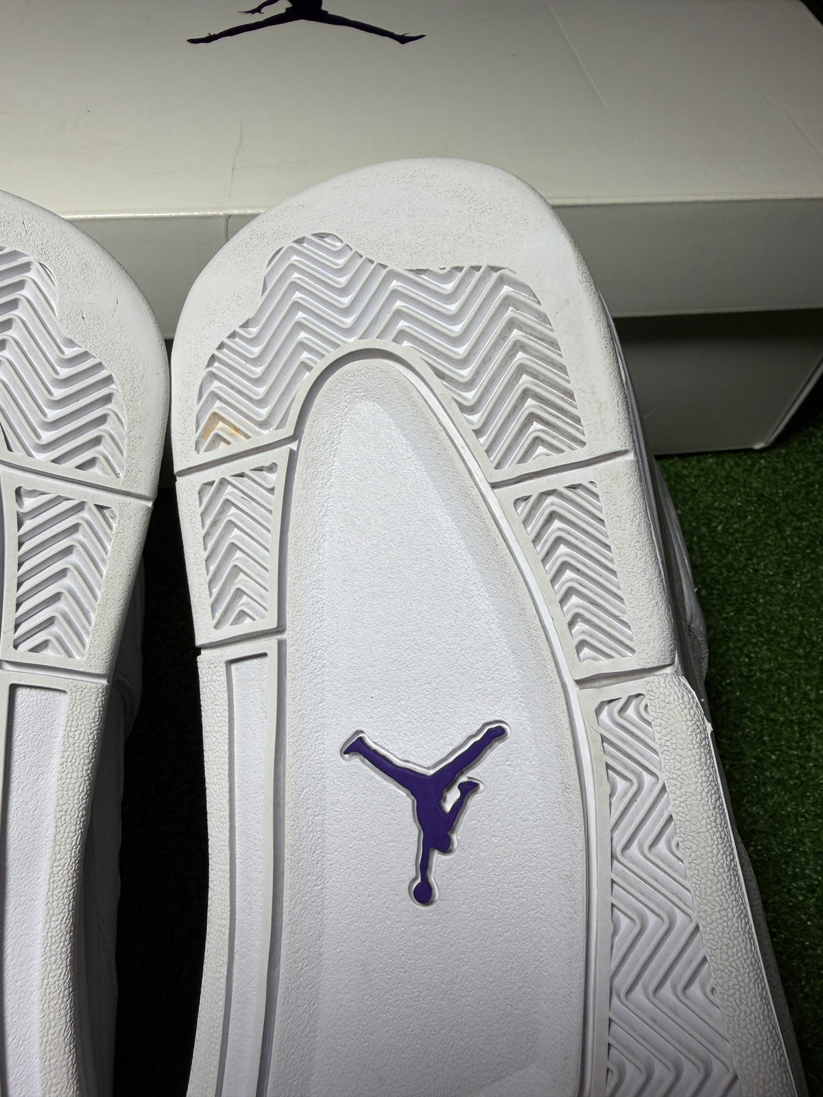 Jordan 4 Retro “Metallic Purple” Used