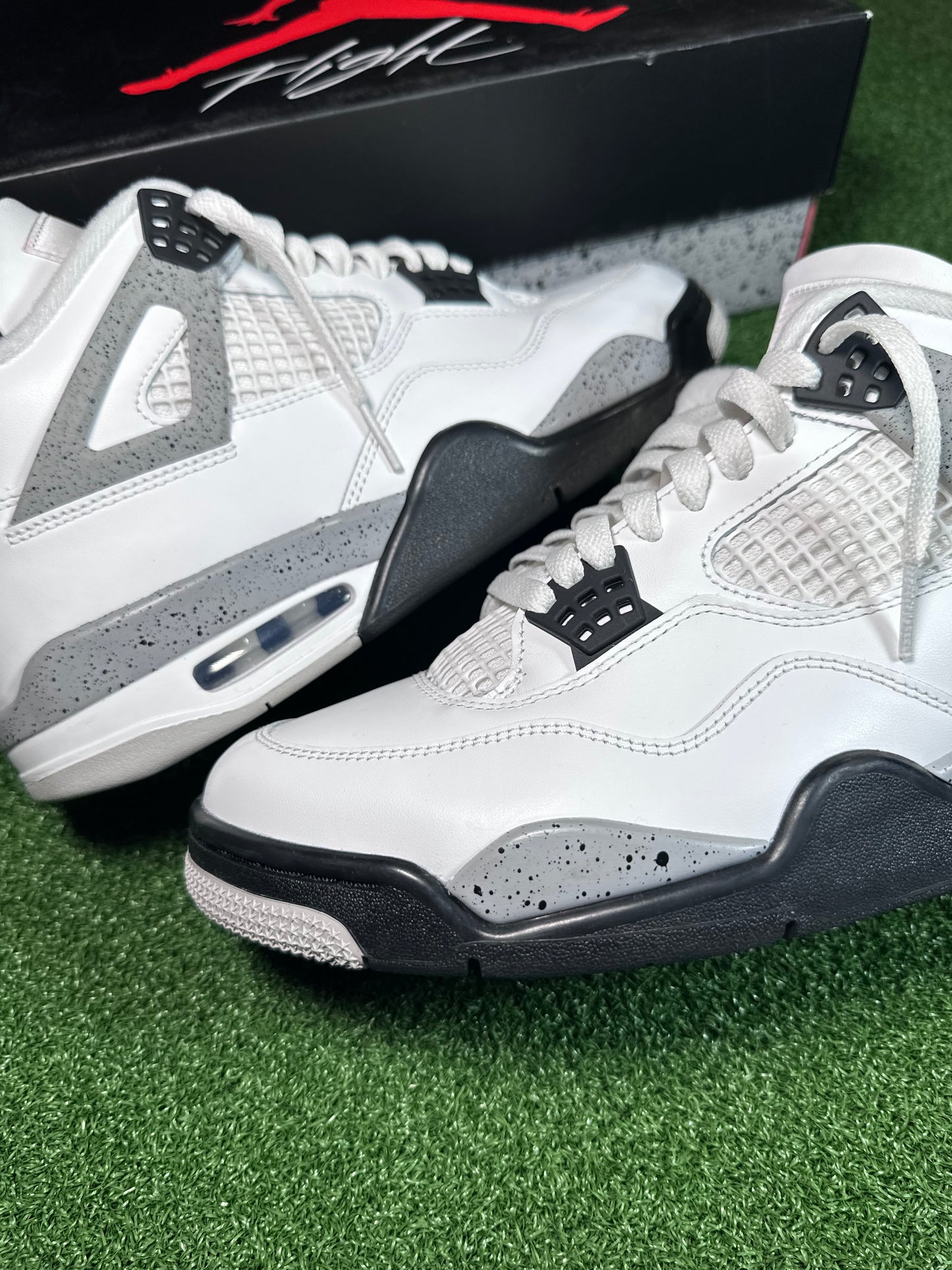 Jordan 4 Retro White Cement USED