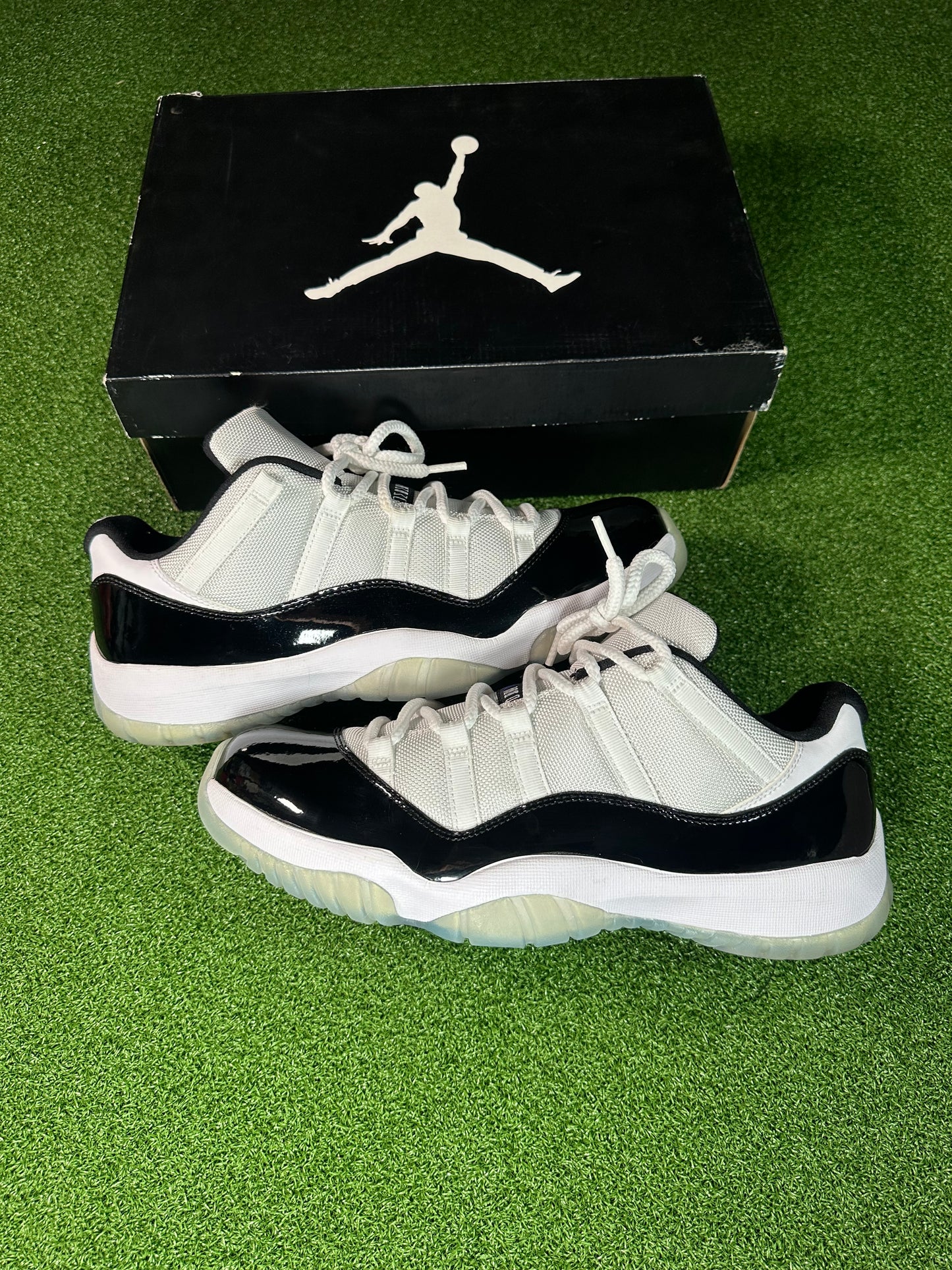 Jordan 11 Retro Low Concord LIKE NEW