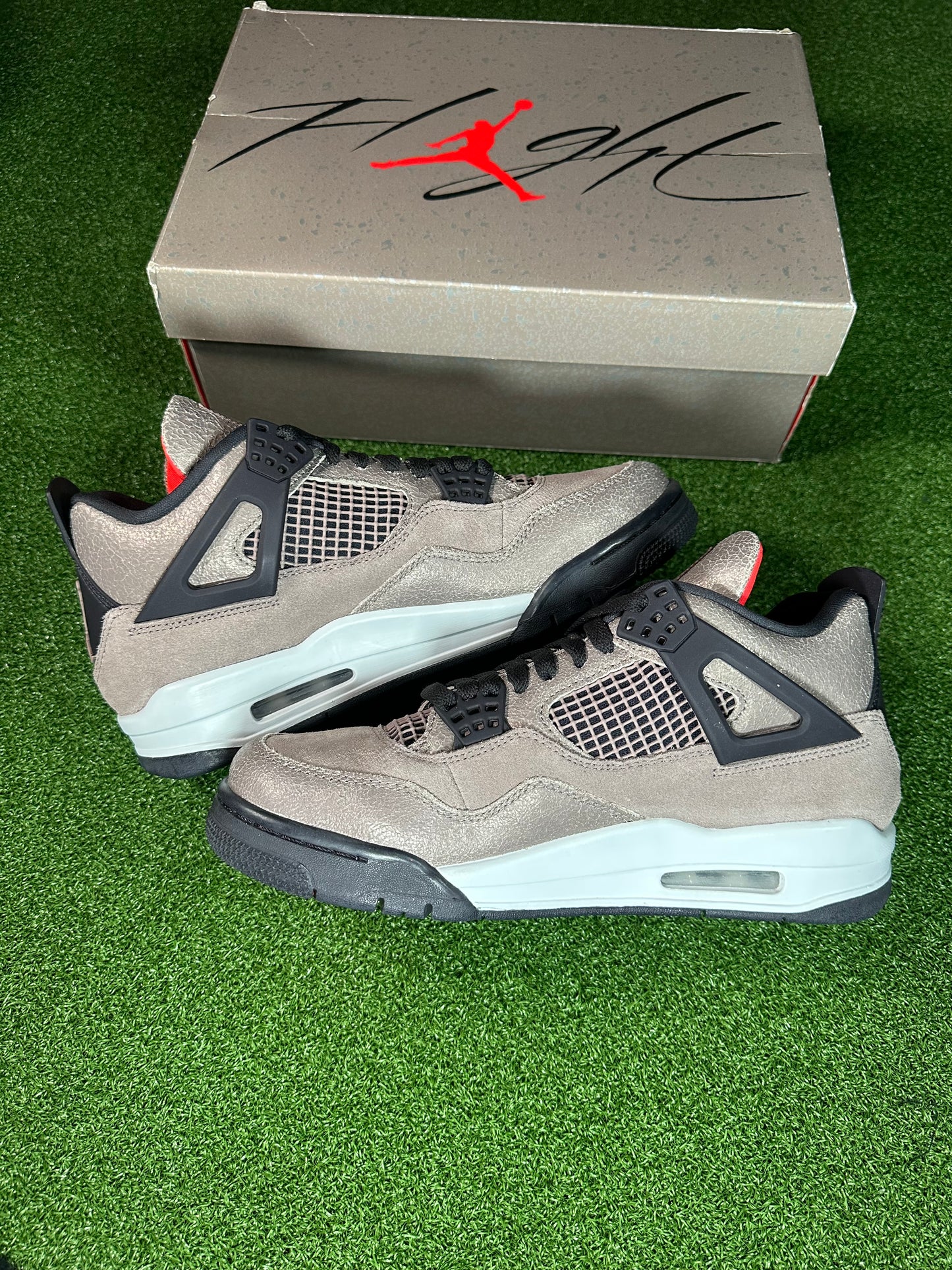 Jordan 4 Retro Taupe Haze