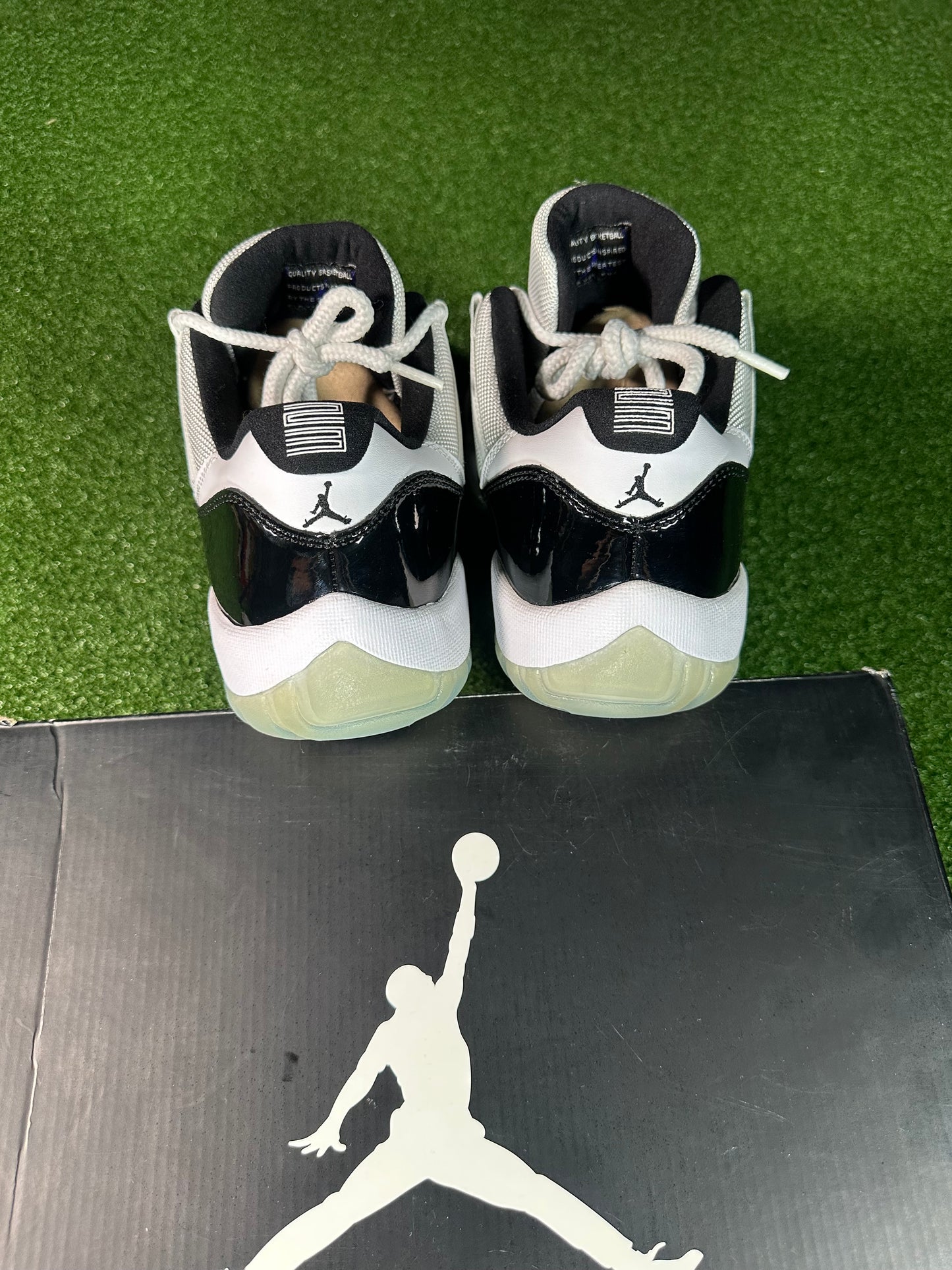 Jordan 11 Retro Low Concord LIKE NEW