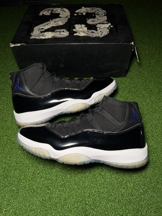 Jordan 11 Space Jam USED