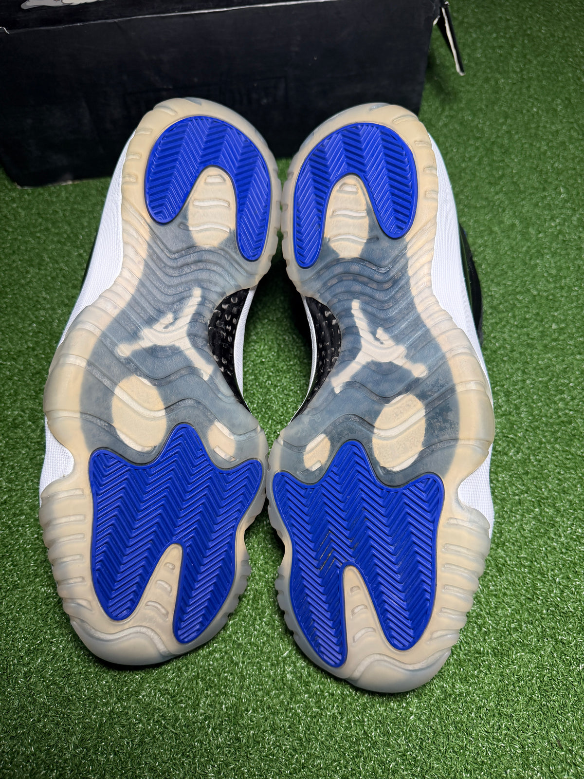 Jordan 11 Space Jam USED