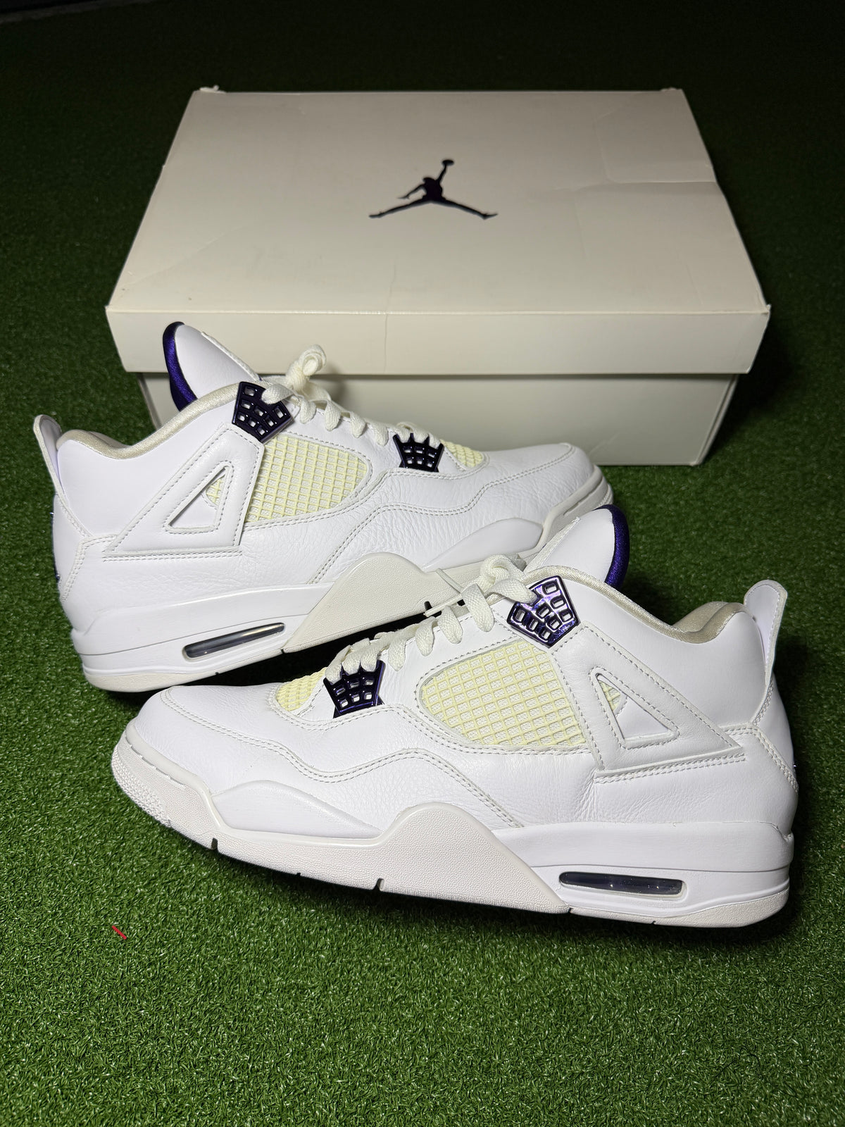 Jordan 4 Retro “Metallic Purple” Used