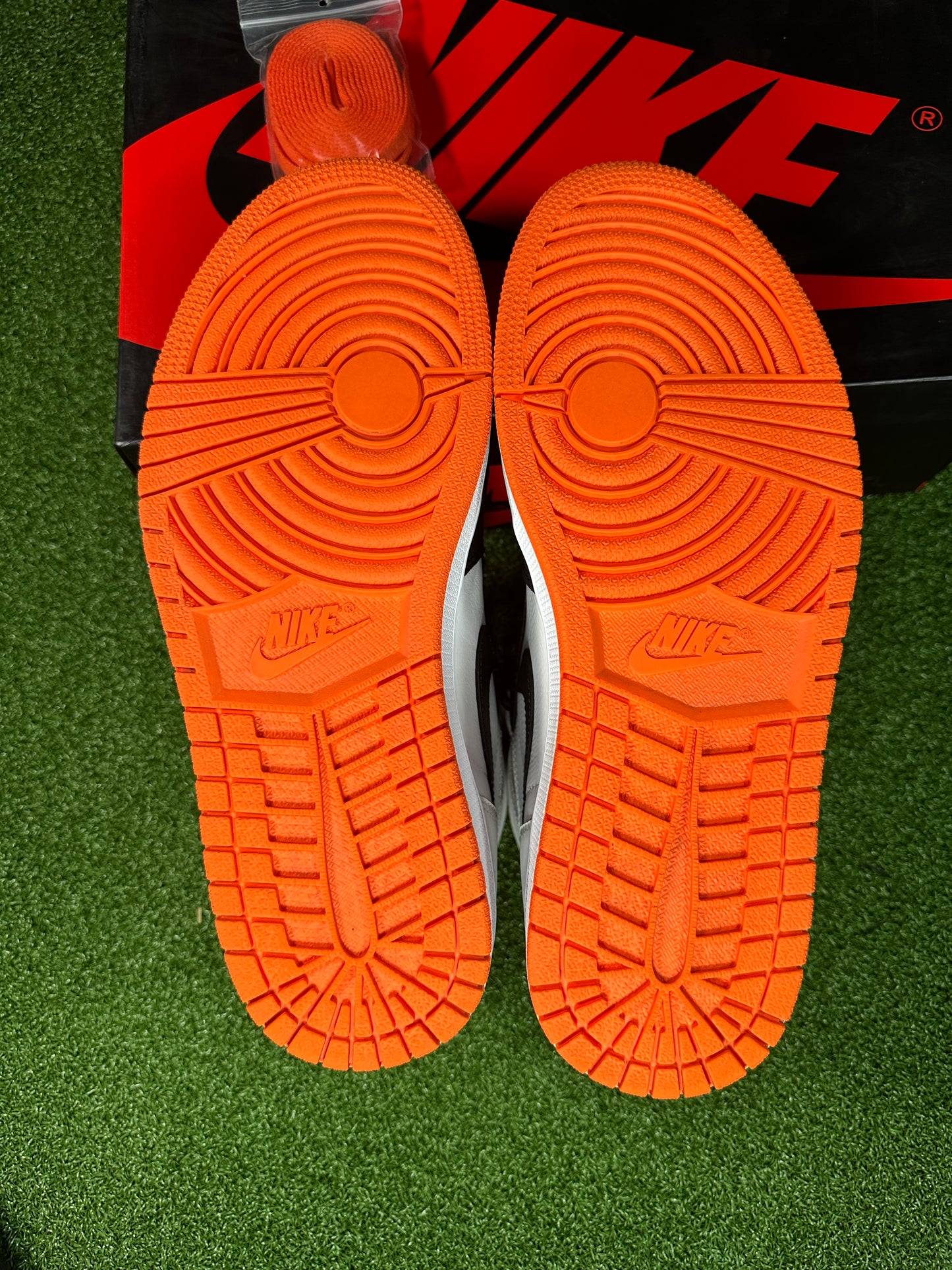 Jordan 1 Retro High Electro Orange VNDS