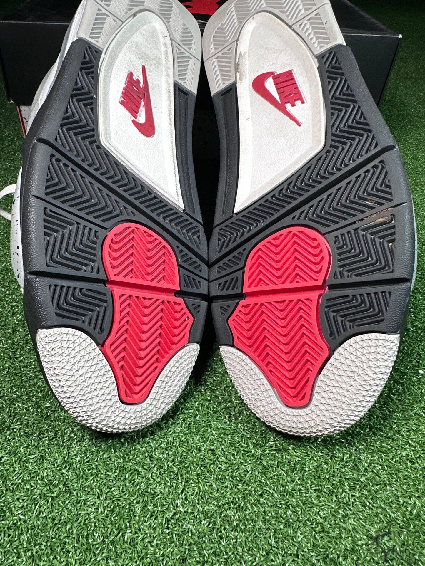 Jordan 4 Retro White Cement USED