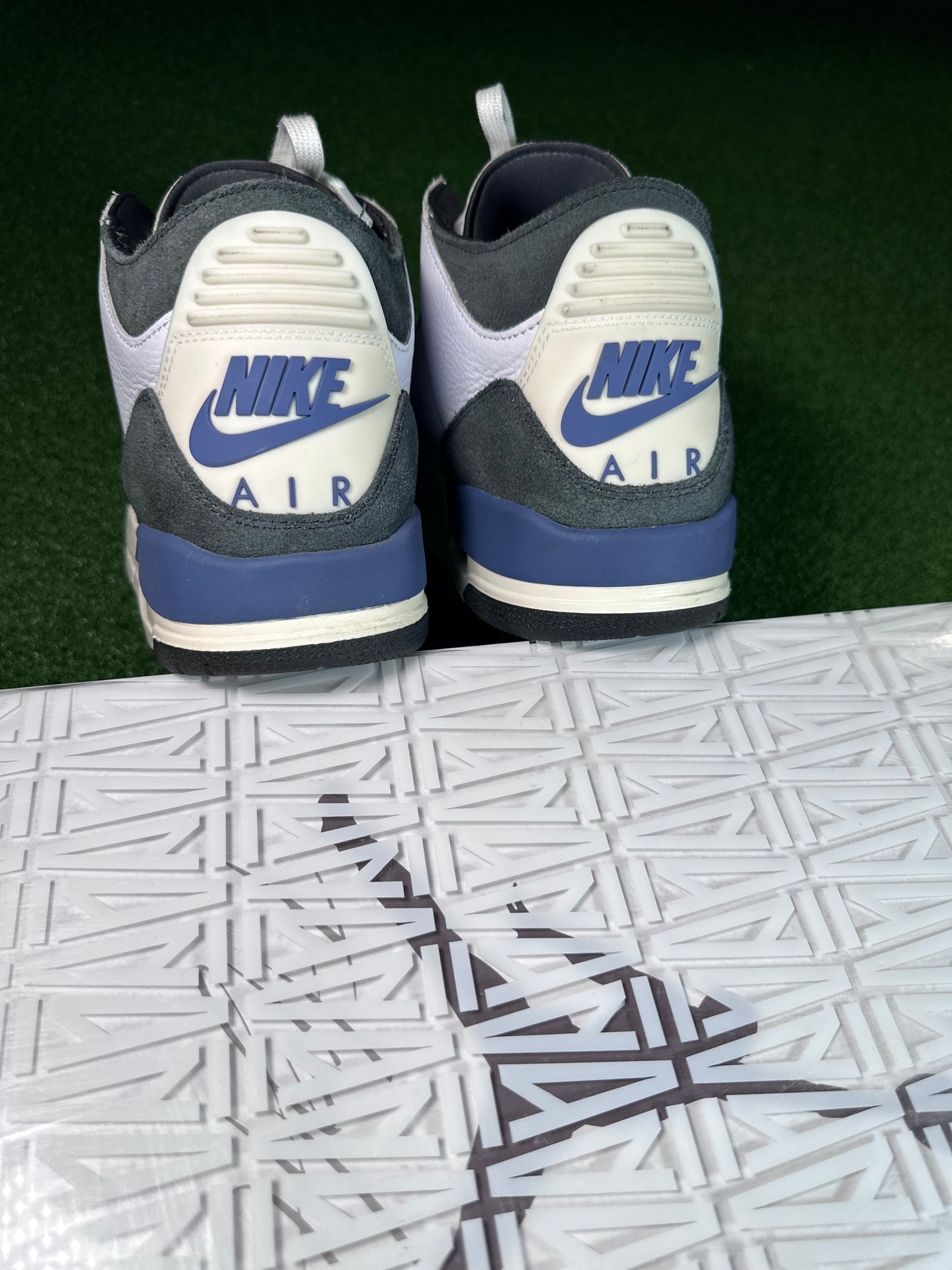 Jordan 3 Retro A Ma Maniere Diffused Blue USED
