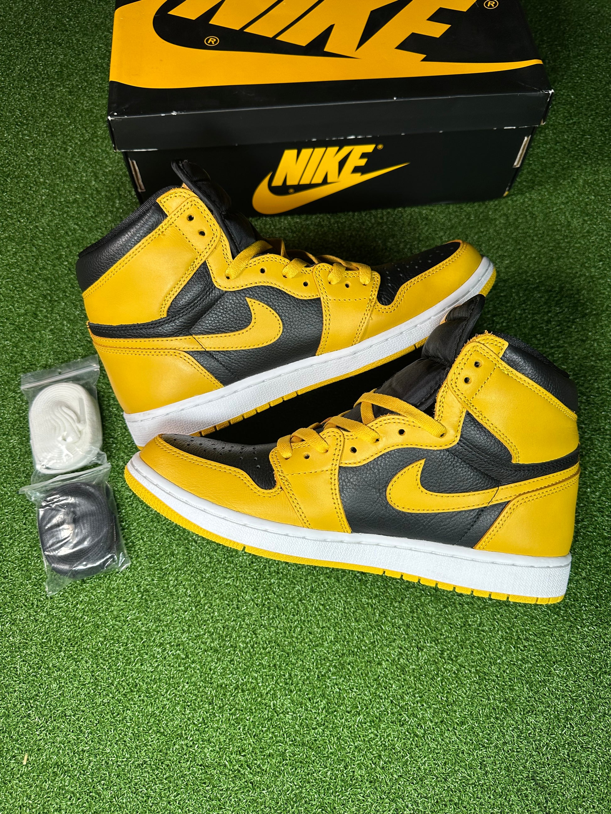 Air Jordan 1 Pollen Leather Detail