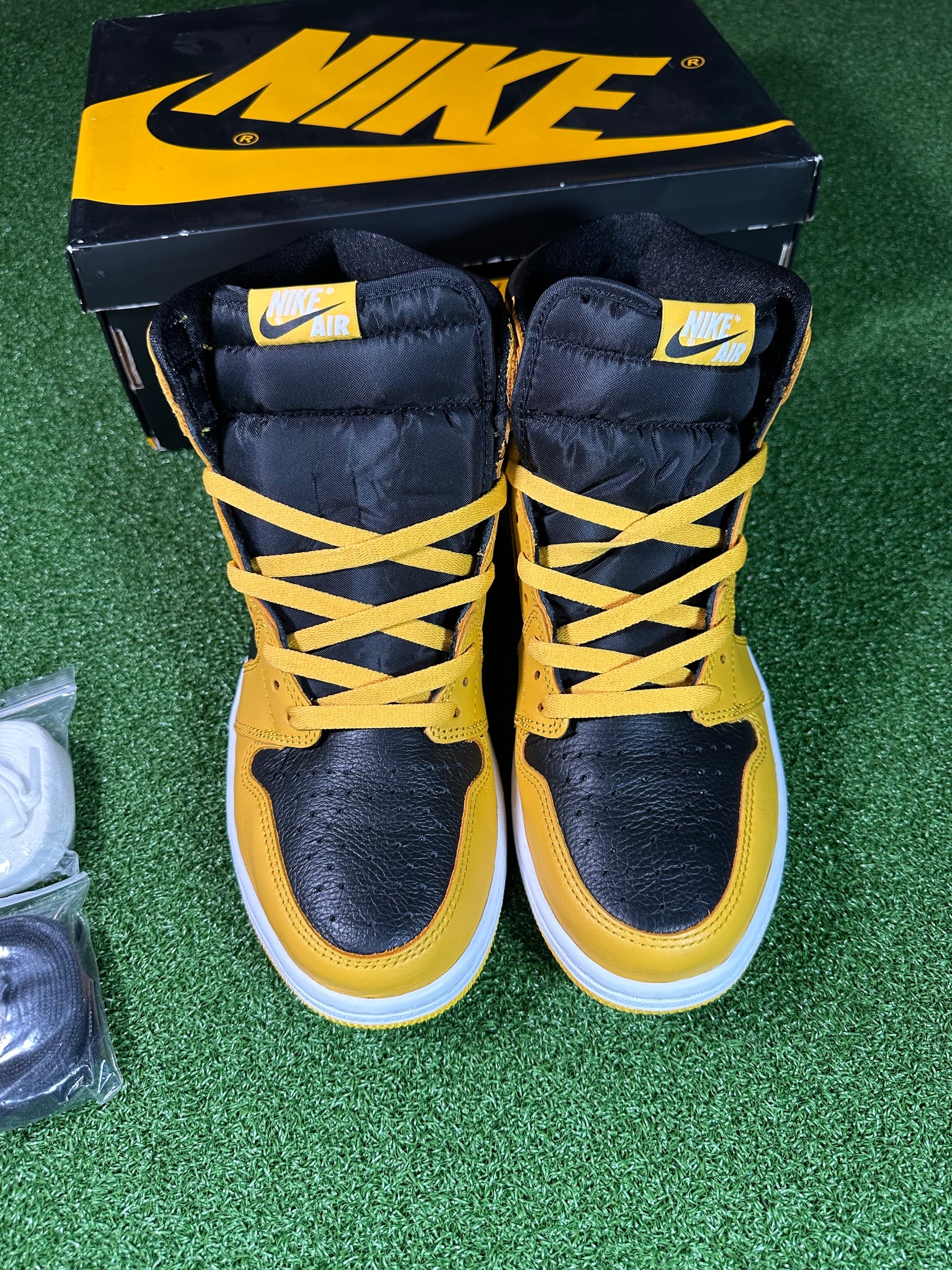 Air Jordan 1 Pollen Leather Front Detail