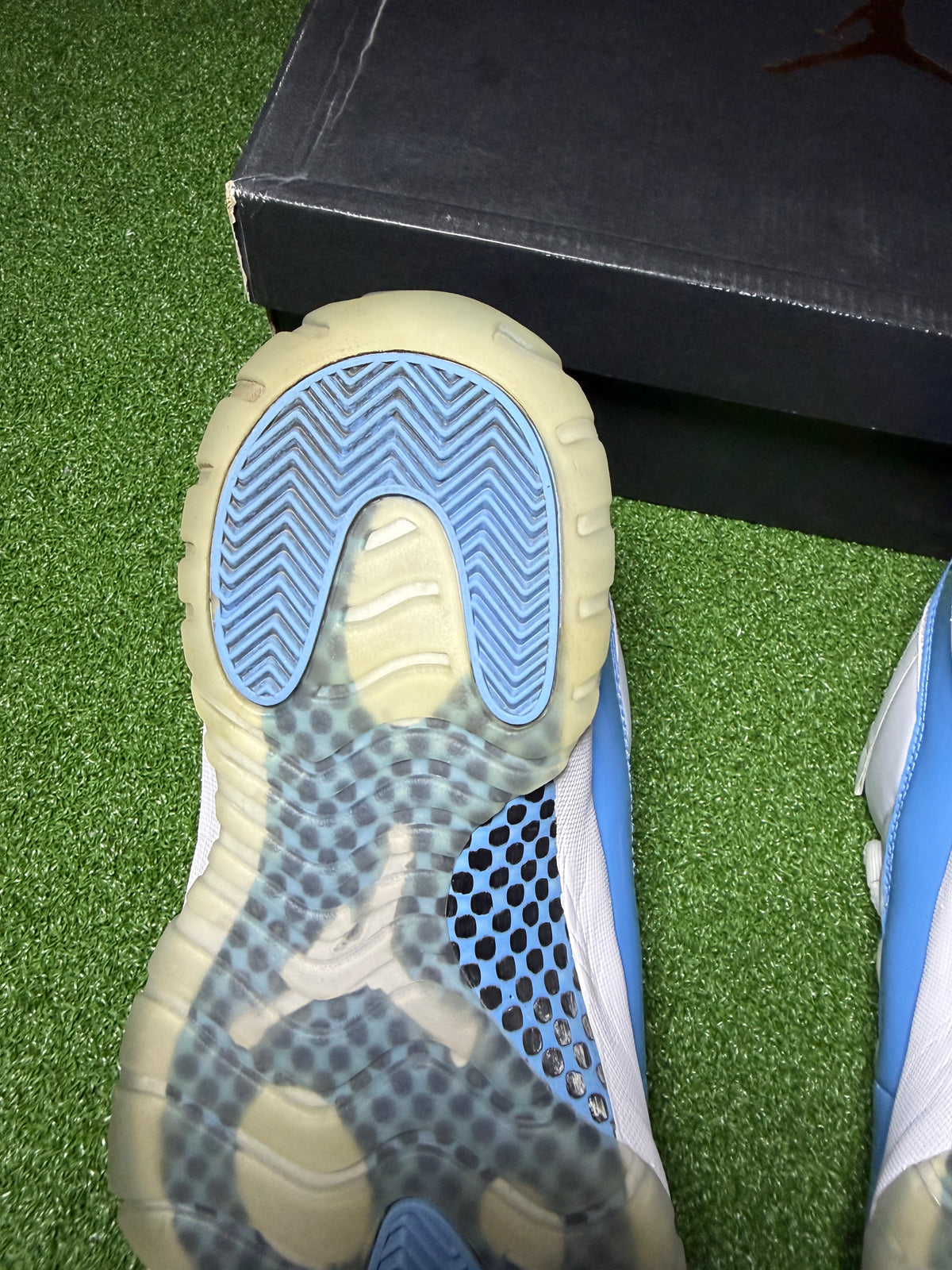 Jordan 11 Retro Low “University Blue” (2017) Used