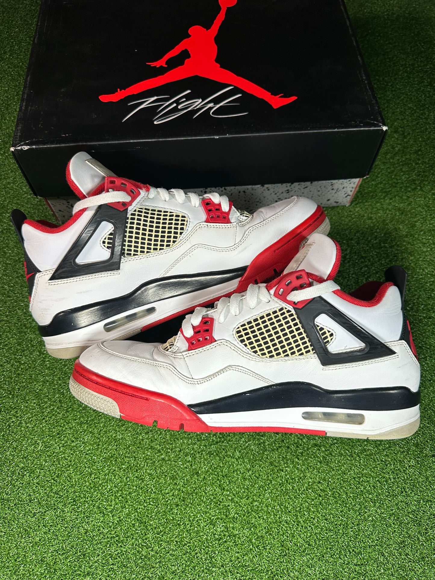 Jordan 4 Retro Fire Red (2020) USED