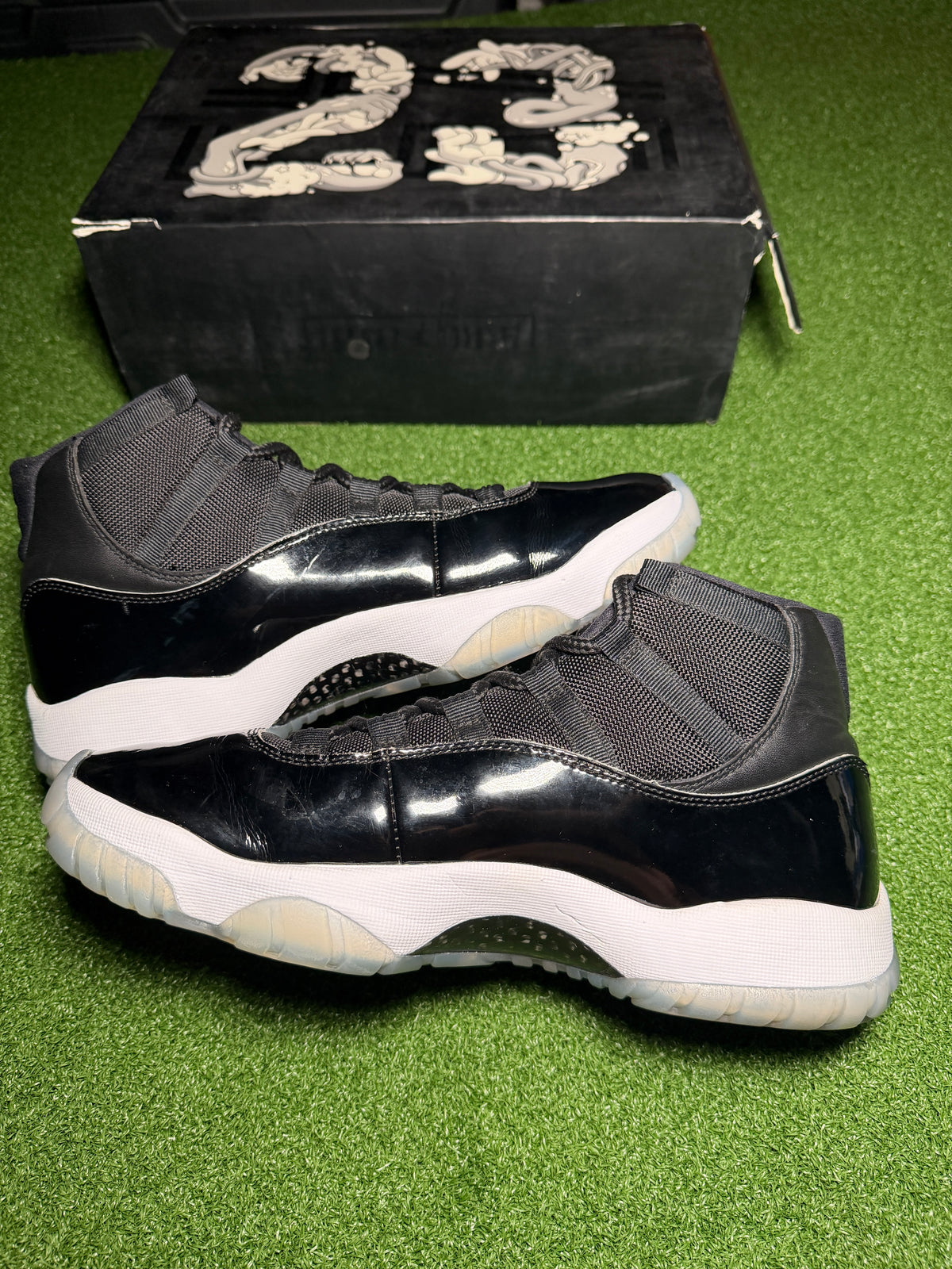Jordan 11 Space Jam USED