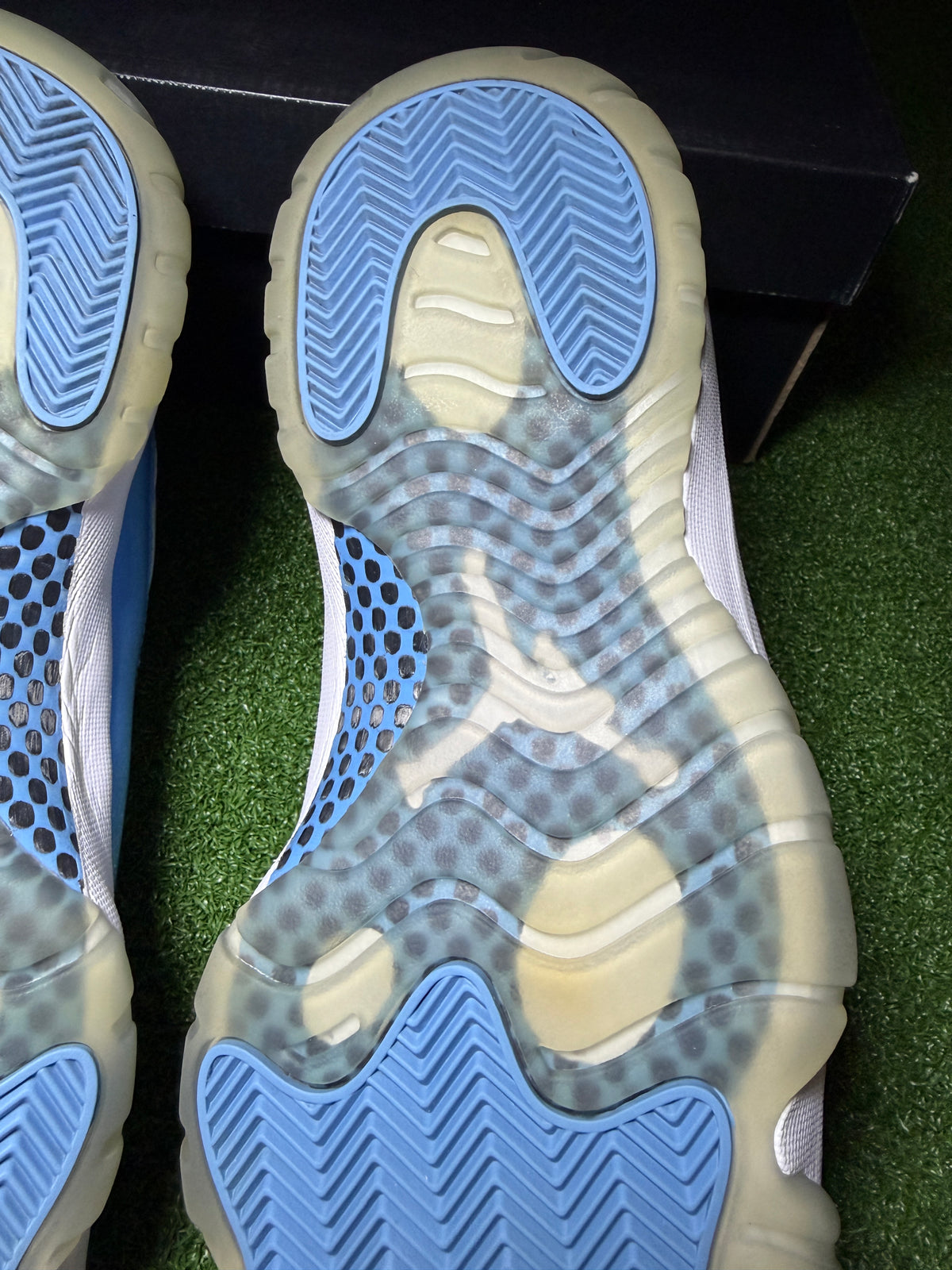 Jordan 11 Retro Low “University Blue” (2017) Used