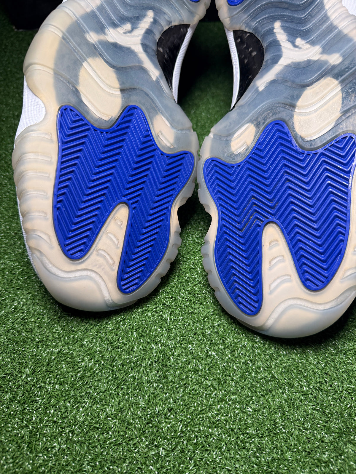 Jordan 11 Space Jam USED