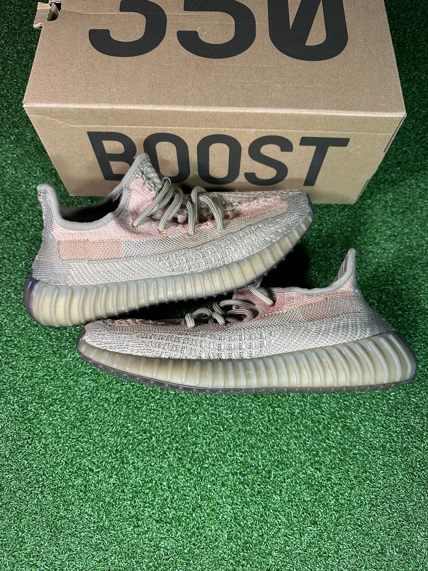 Adidas Yeezy Boost 350 V2 Carbon USED