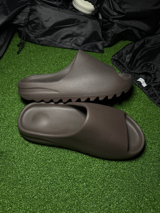 Yeezy Slide Chocolate
