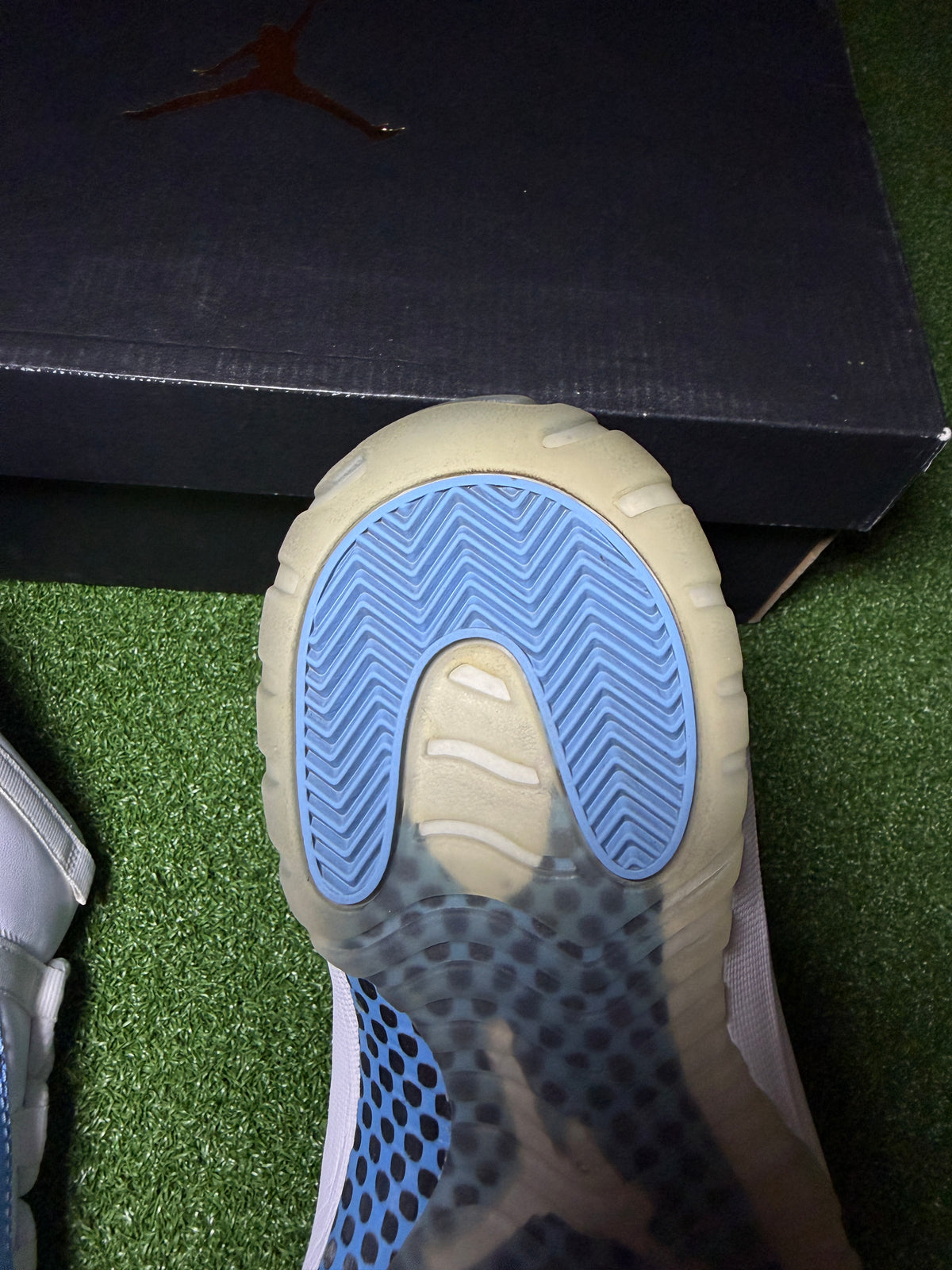 Jordan 11 Retro Low “University Blue” (2017) Used