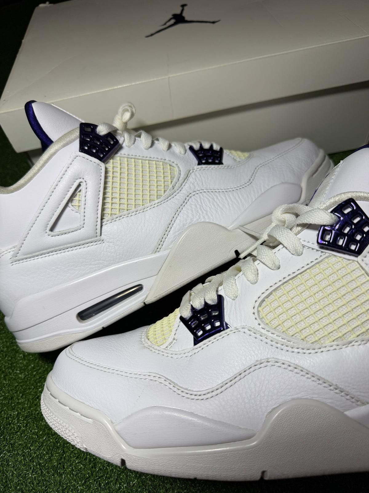 Jordan 4 Retro “Metallic Purple” Used