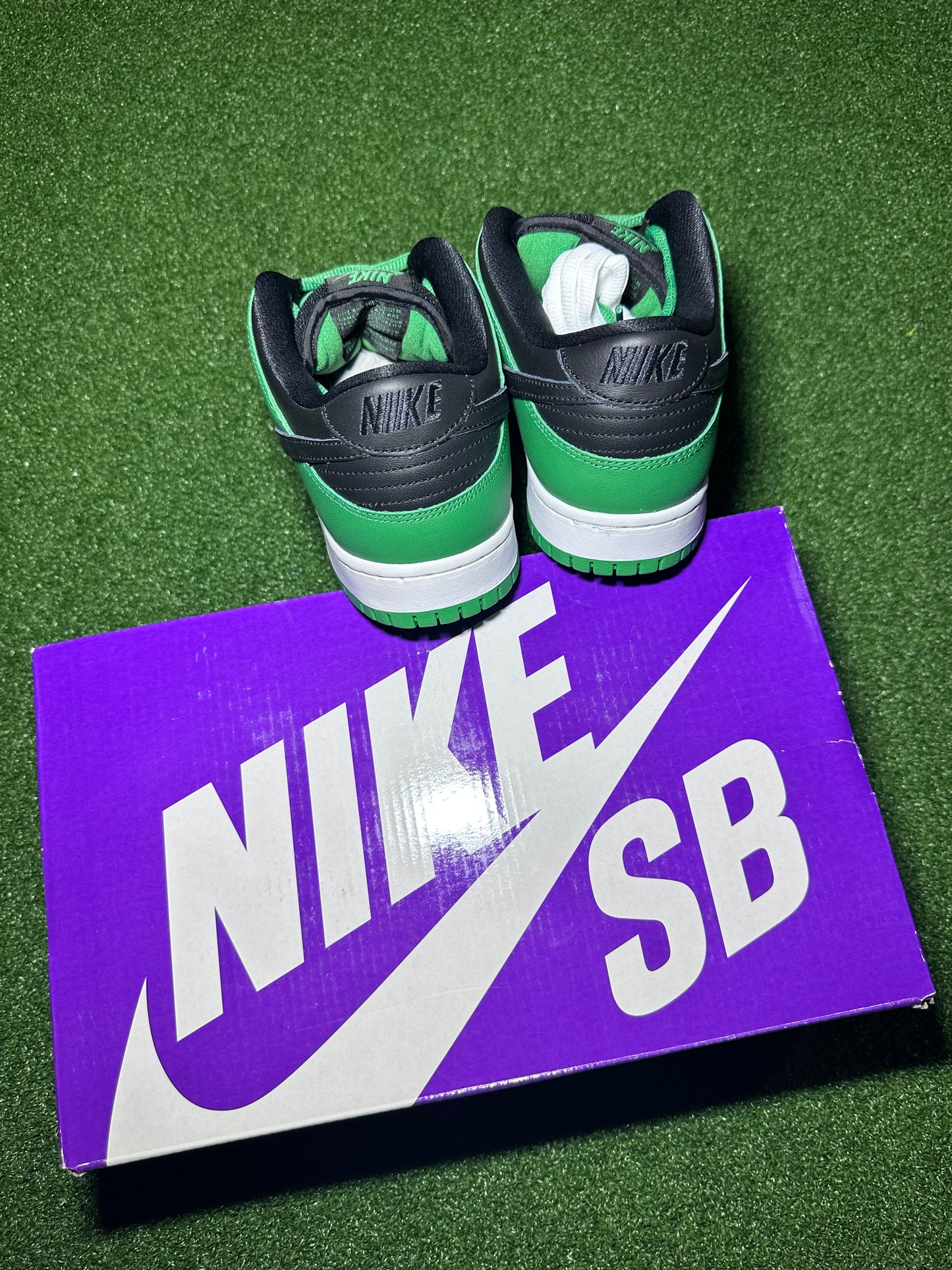 Nike SB Dunk Low “Classic Green”