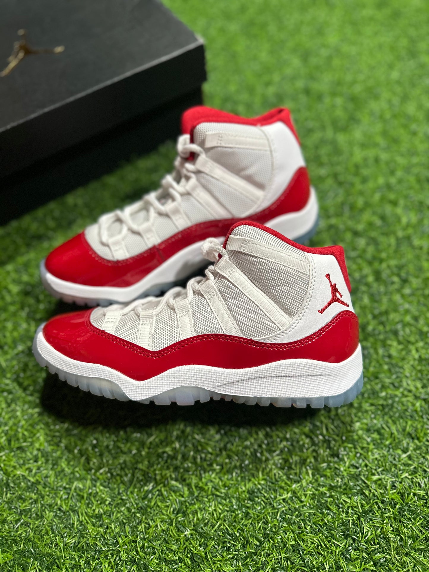 Jordan 11 Retro - Cherry (Preescolar)