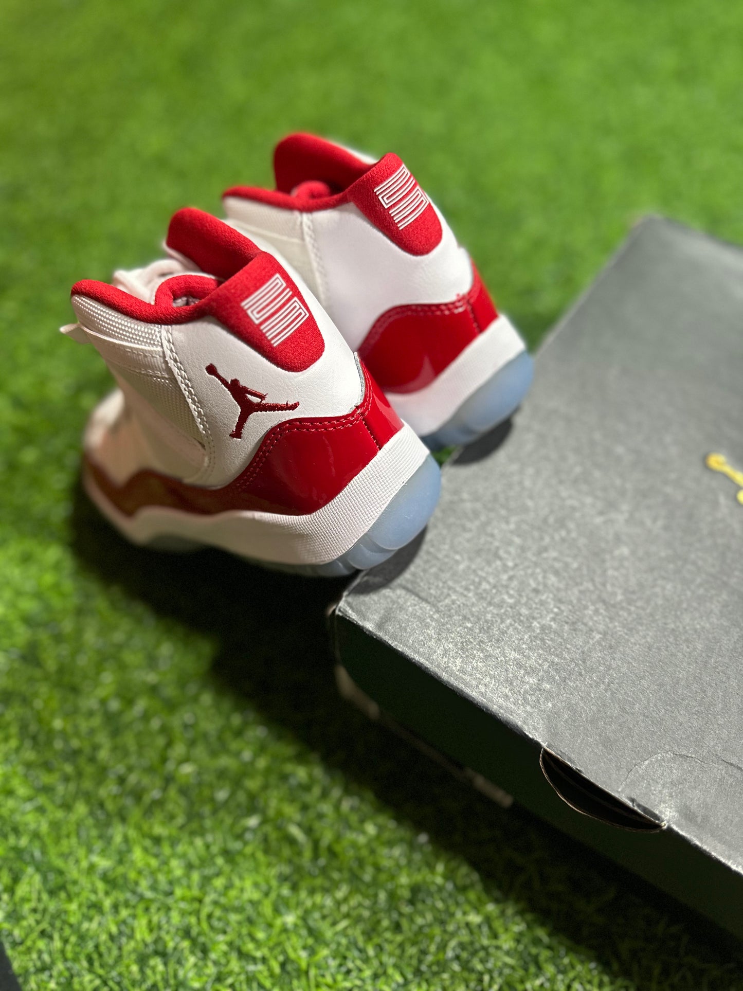 Jordan 11 Retro - Cherry (Preescolar)