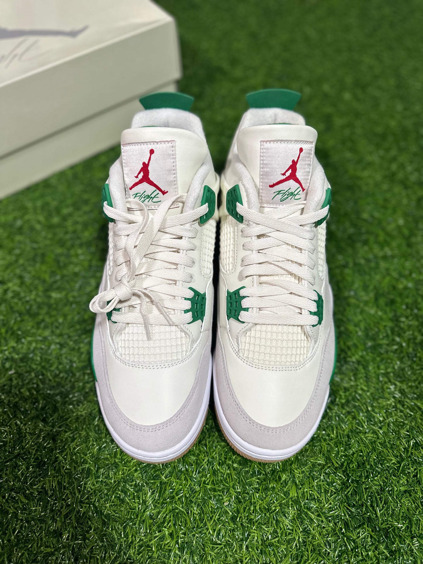 Jordan 4 SB - Verde pino