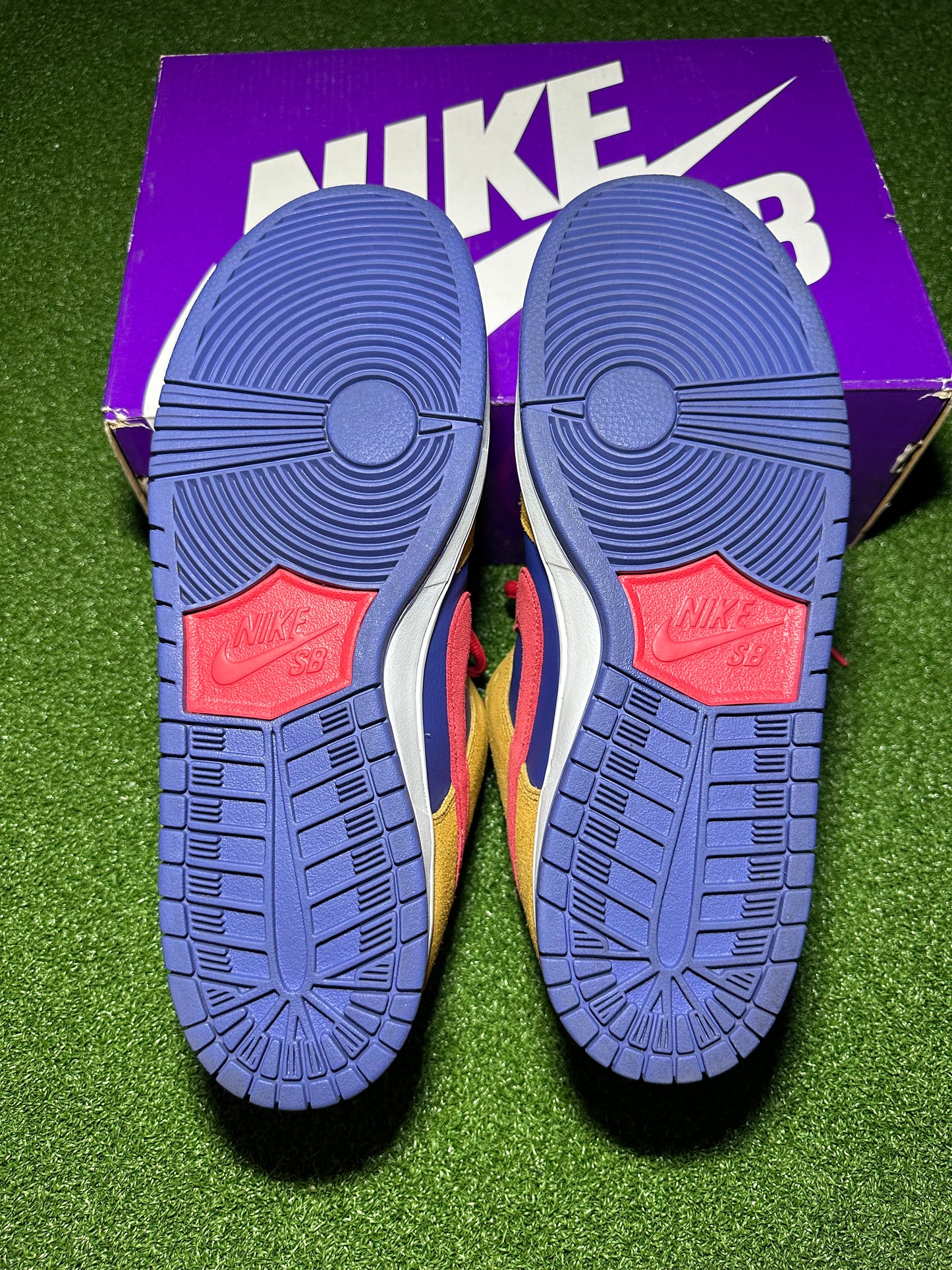 Nike SB Dunk Low “Reverse Papa Bear” VNDS (Very Near Deadstock)