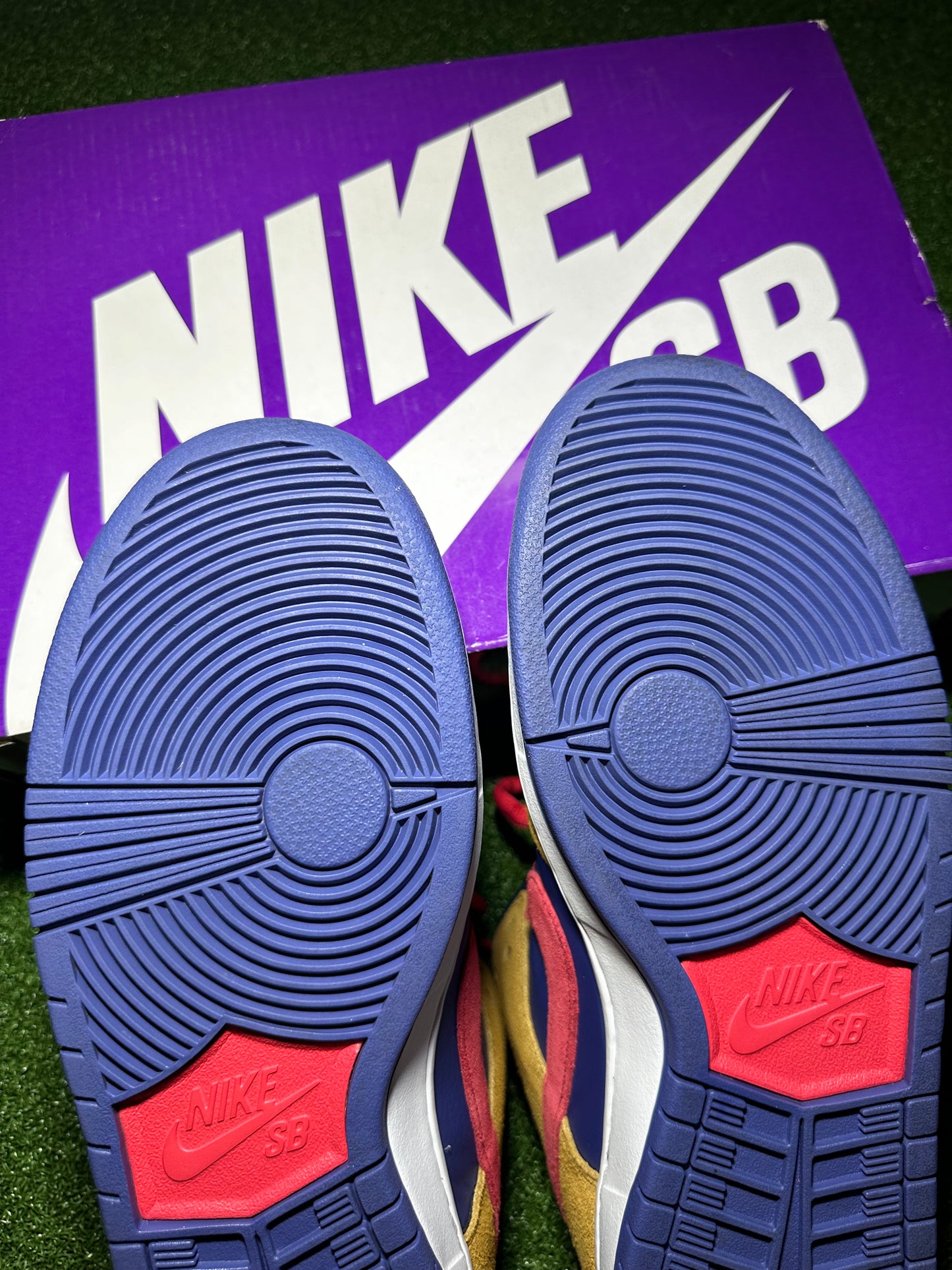 Nike SB Dunk Low “Reverse Papa Bear” VNDS (Very Near Deadstock)