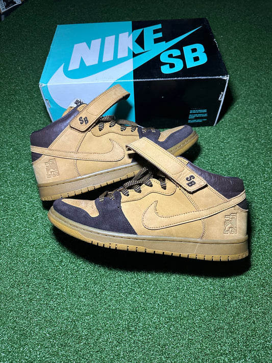 Nike SB Dunk Mid “Lewis Marnell” Preowned