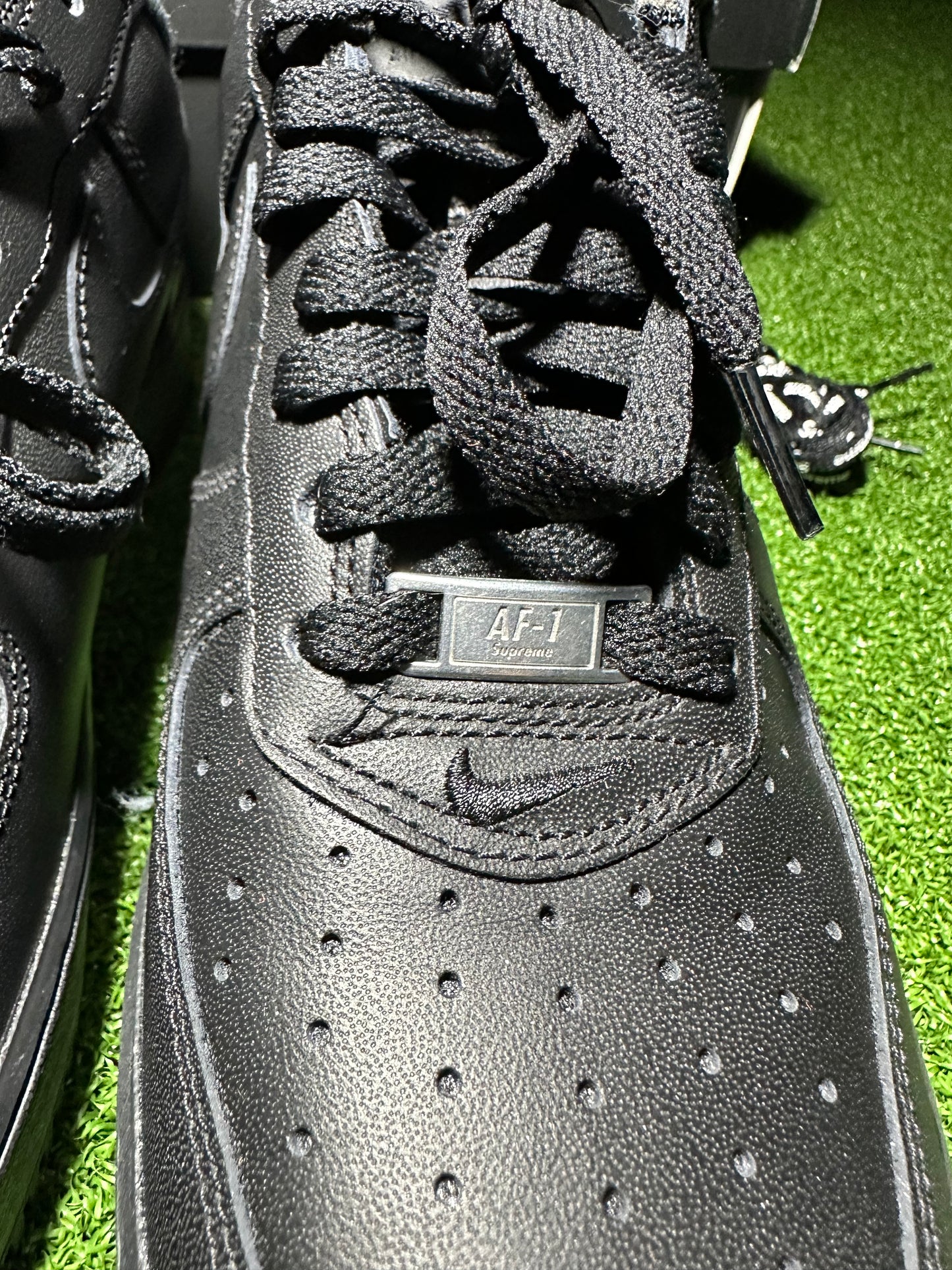 Nike Air Force 1 Low Supreme Black VNDS