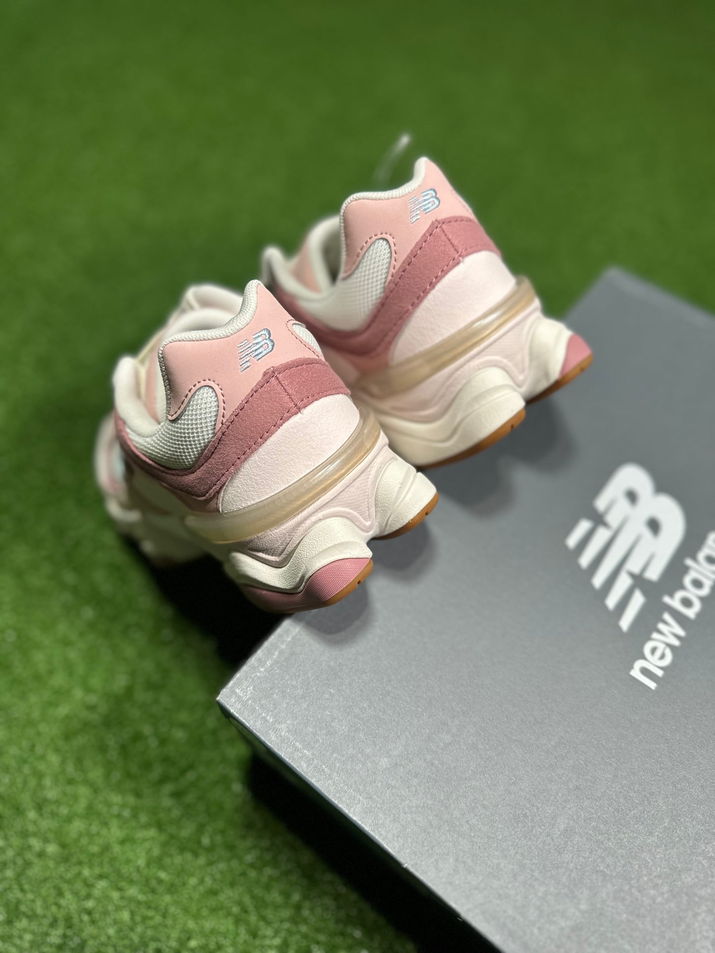 New Balance 9060 - Rosa rosa (ancho) (primaria)