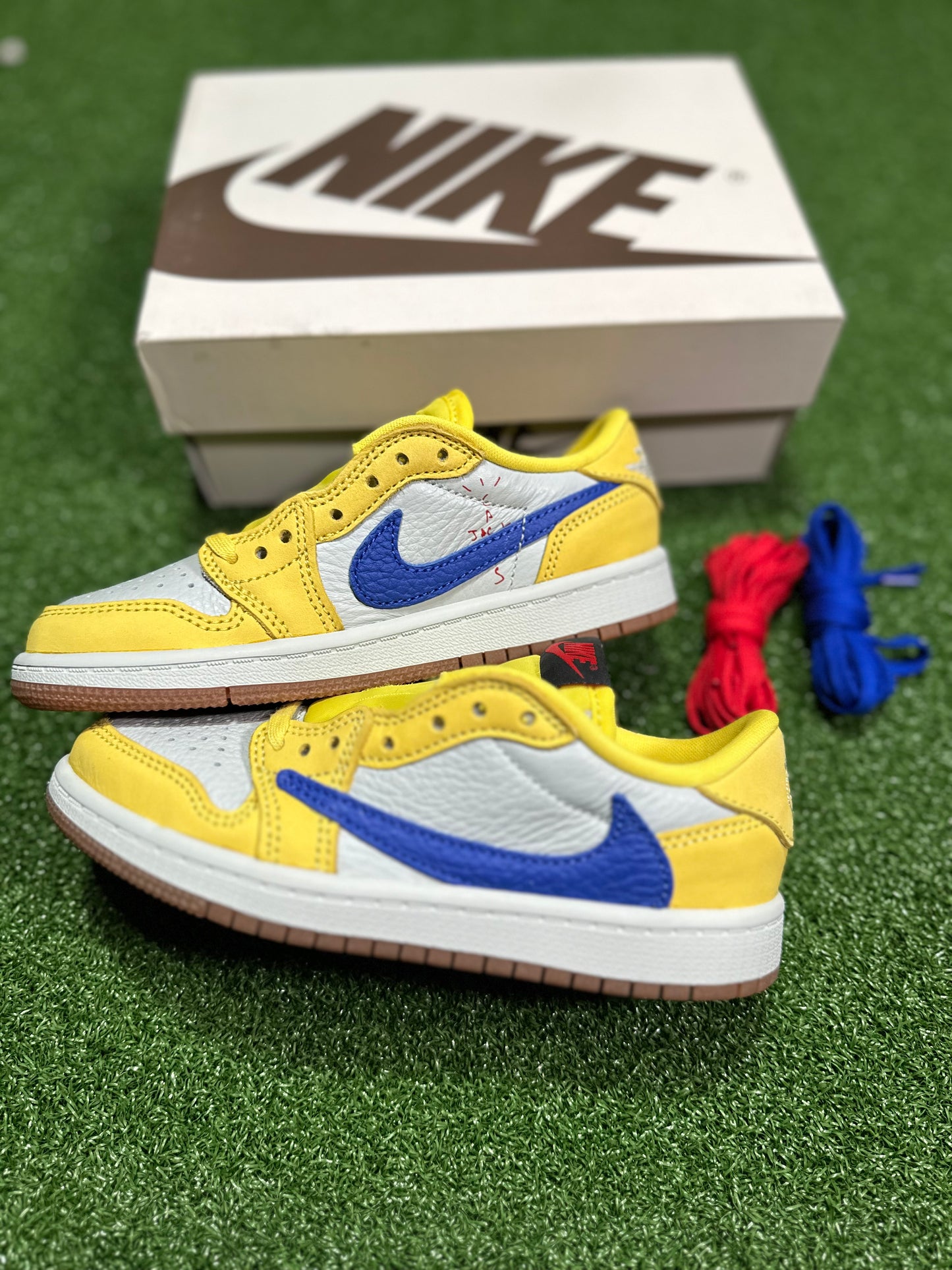 Jordan 1 Retro Low OG SP - Travis Scott Canary (Preescolar)