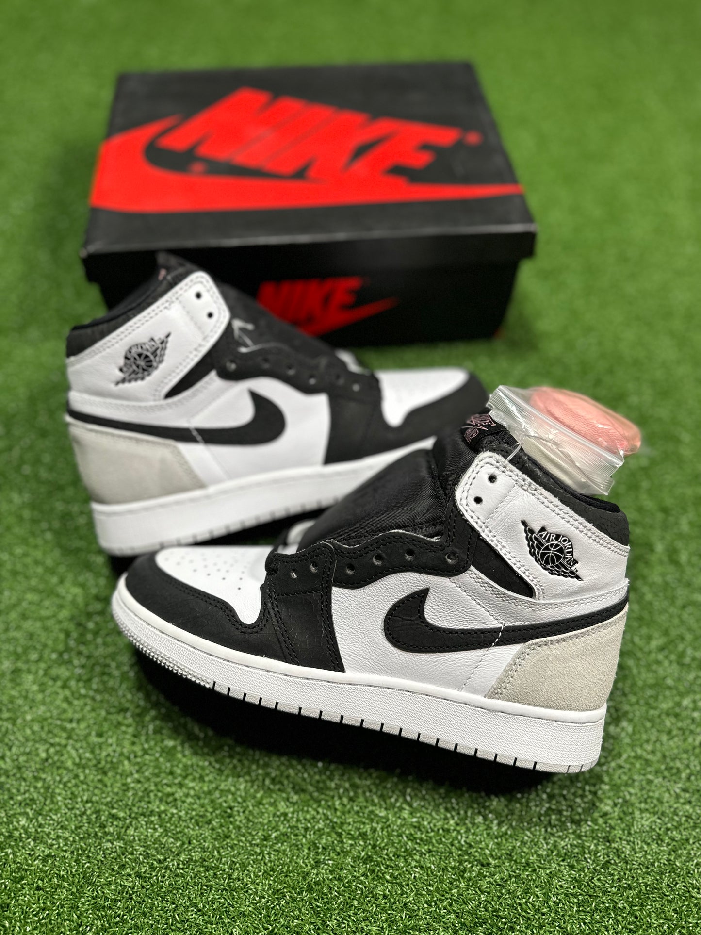 Jordan 1 Retro High OG Bleached Coral (Escuela primaria)