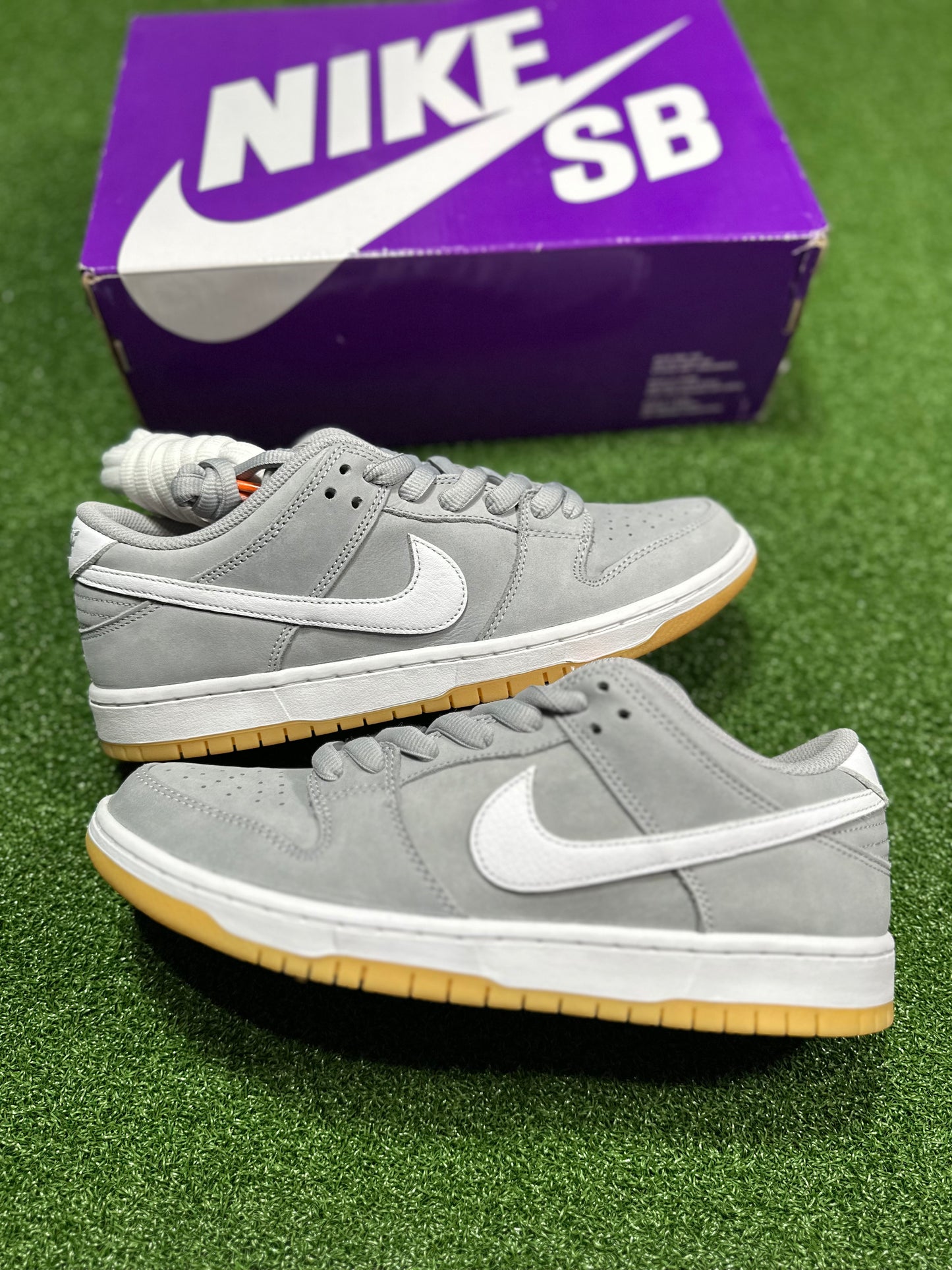 Nike SB Dunk Low Pro ISO - Etiqueta naranja, gris lobo, goma