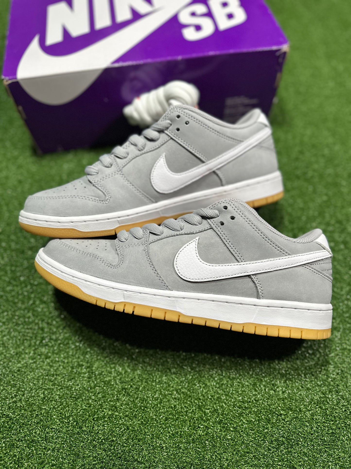 Nike SB Dunk Low Pro ISO - Etiqueta naranja, gris lobo, goma