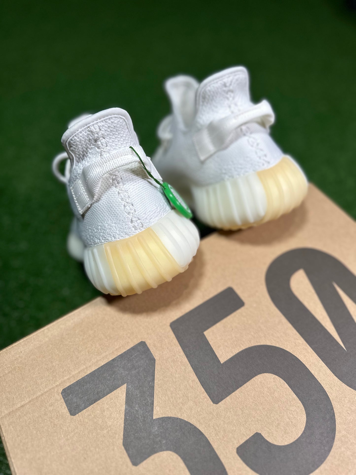 Adidas Yeezy Boost 350 V2 - Cream