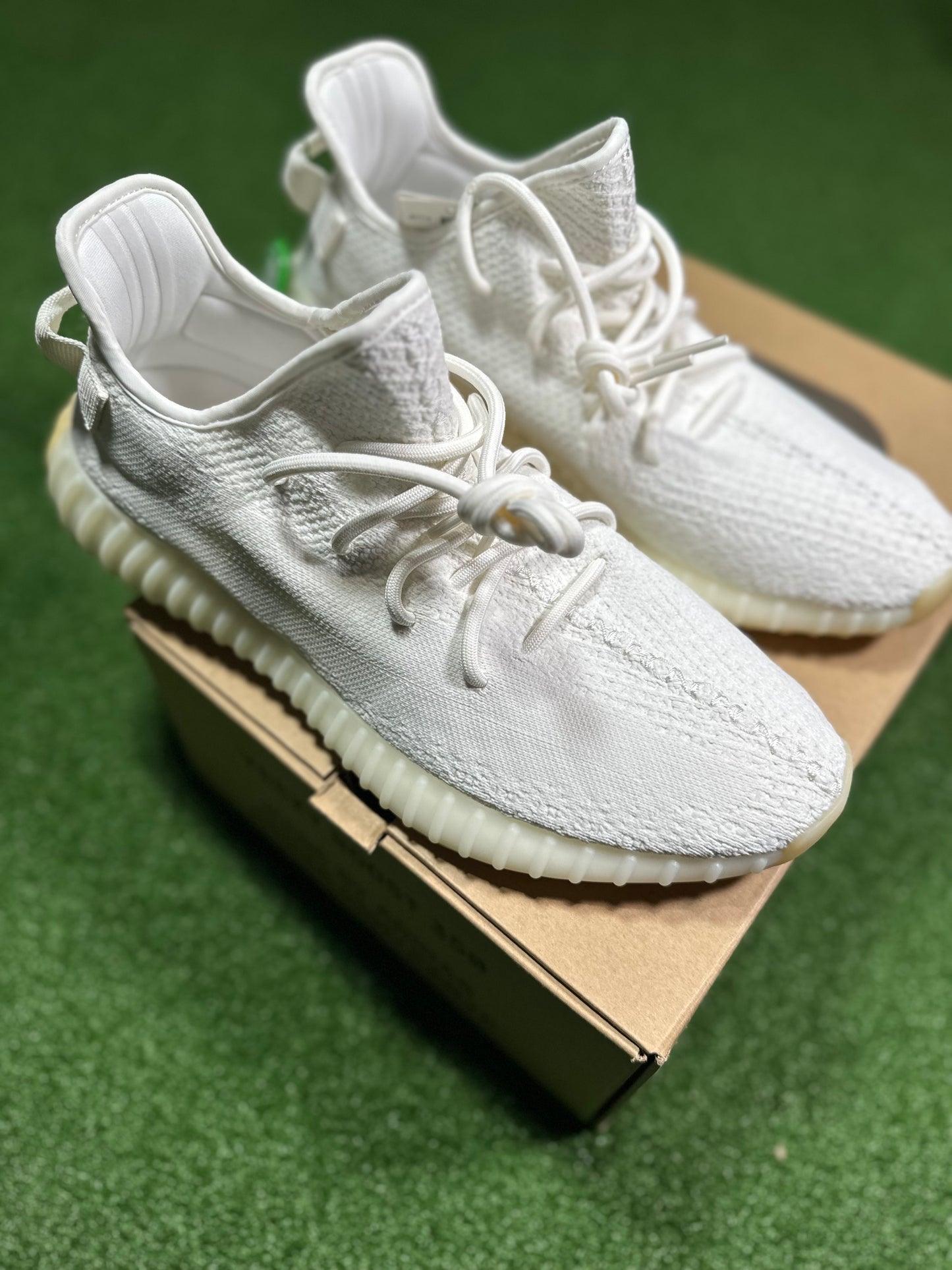 Adidas Yeezy Boost 350 V2 - Cream