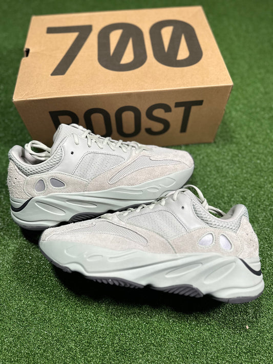 Adidas Yeezy Boost 700 - Sal