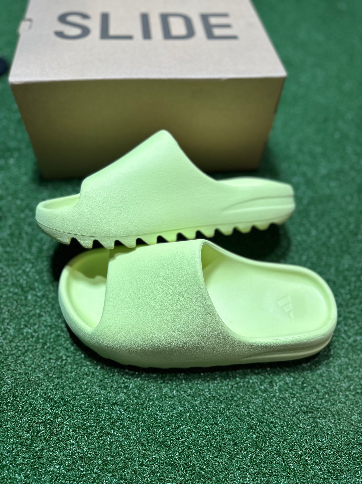 Adidas Yeezy Slide Glow Green USED