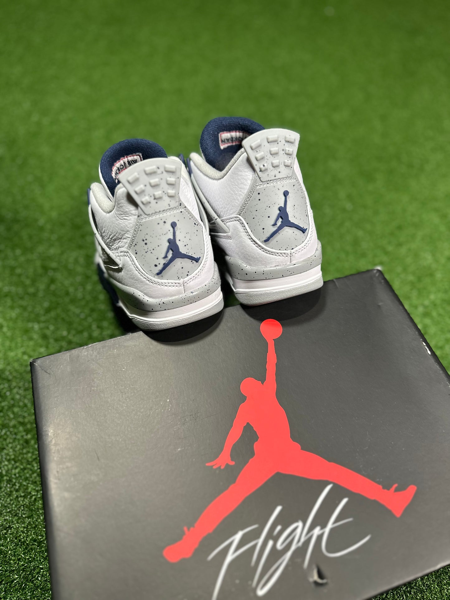 Jordan 4 Retro Midnight Navy (Escuela primaria) USADO