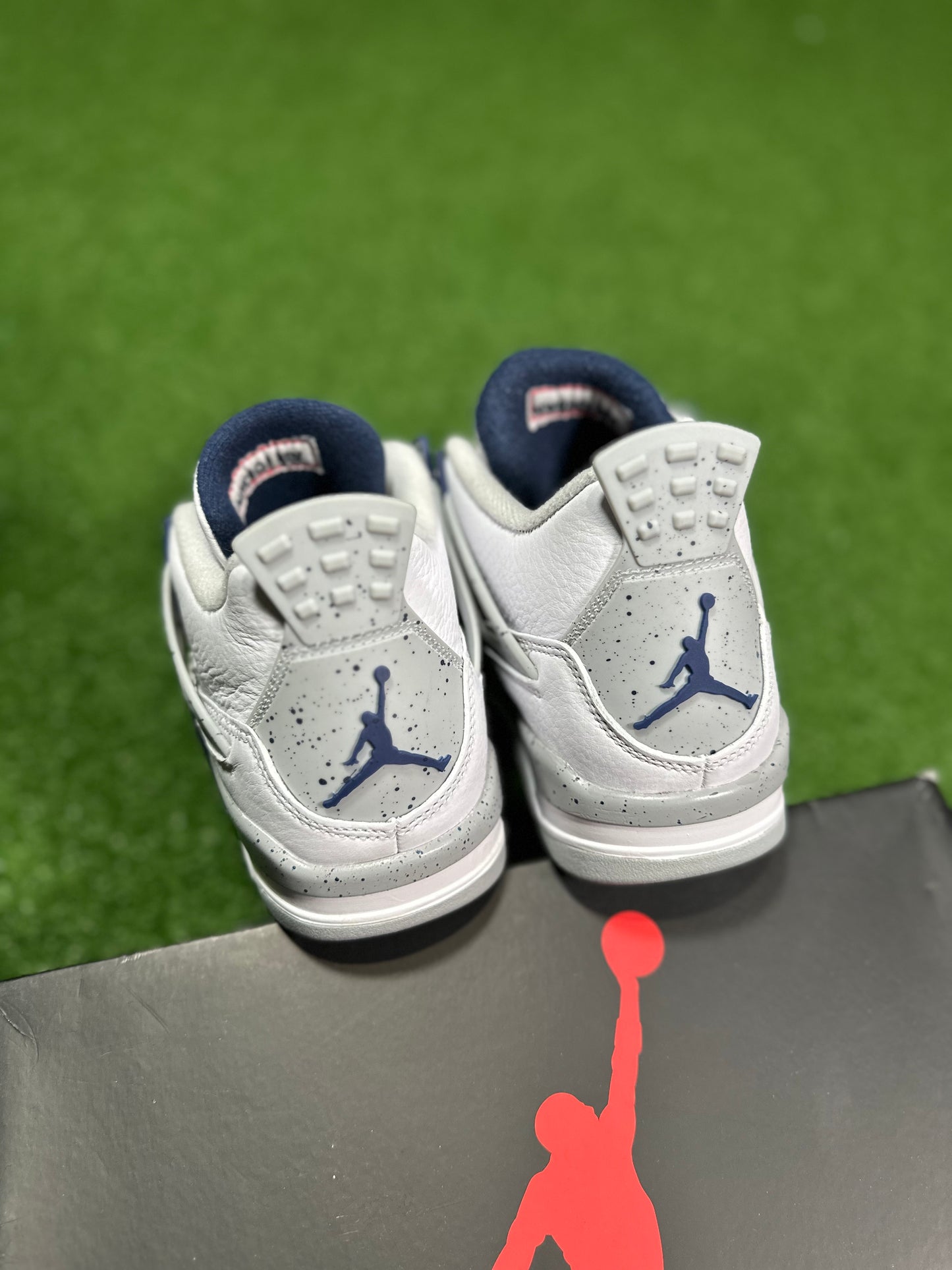 Jordan 4 Retro Midnight Navy (Escuela primaria) USADO