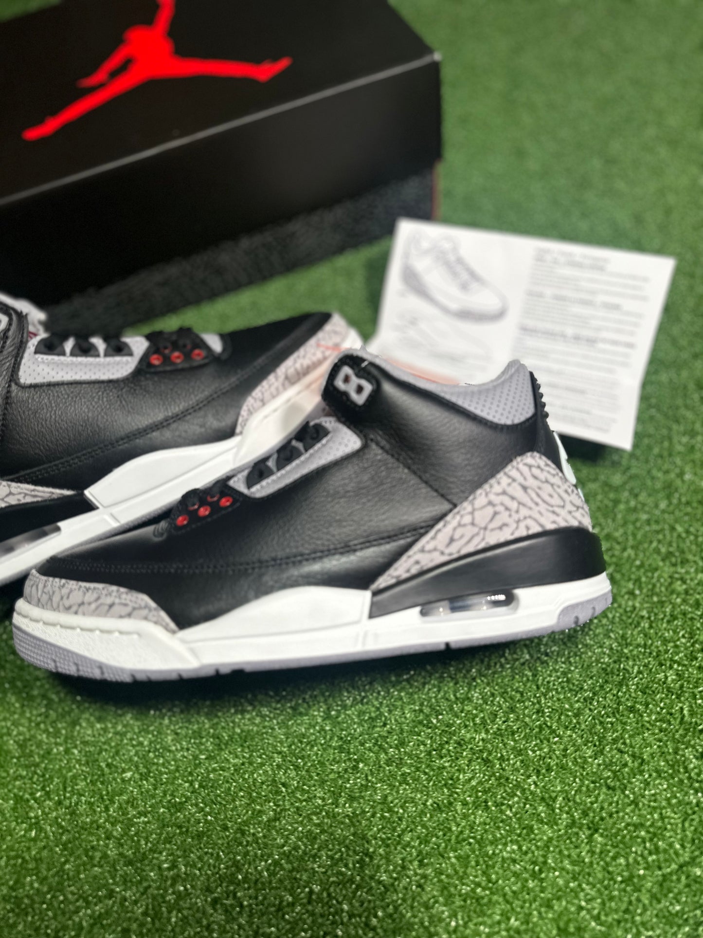 Jordan 3 Retro OG Cemento negro (2024)