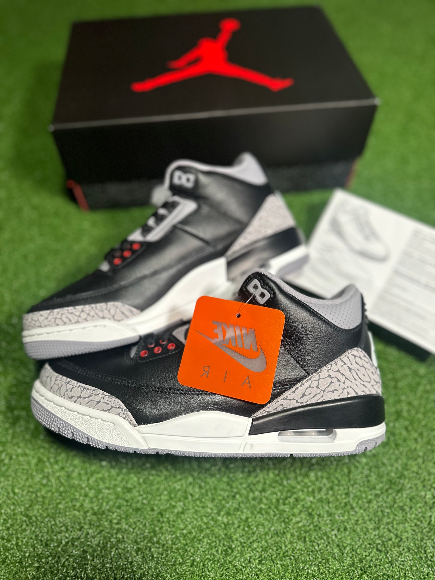 Jordan 3 Retro OG Cemento negro (2024)